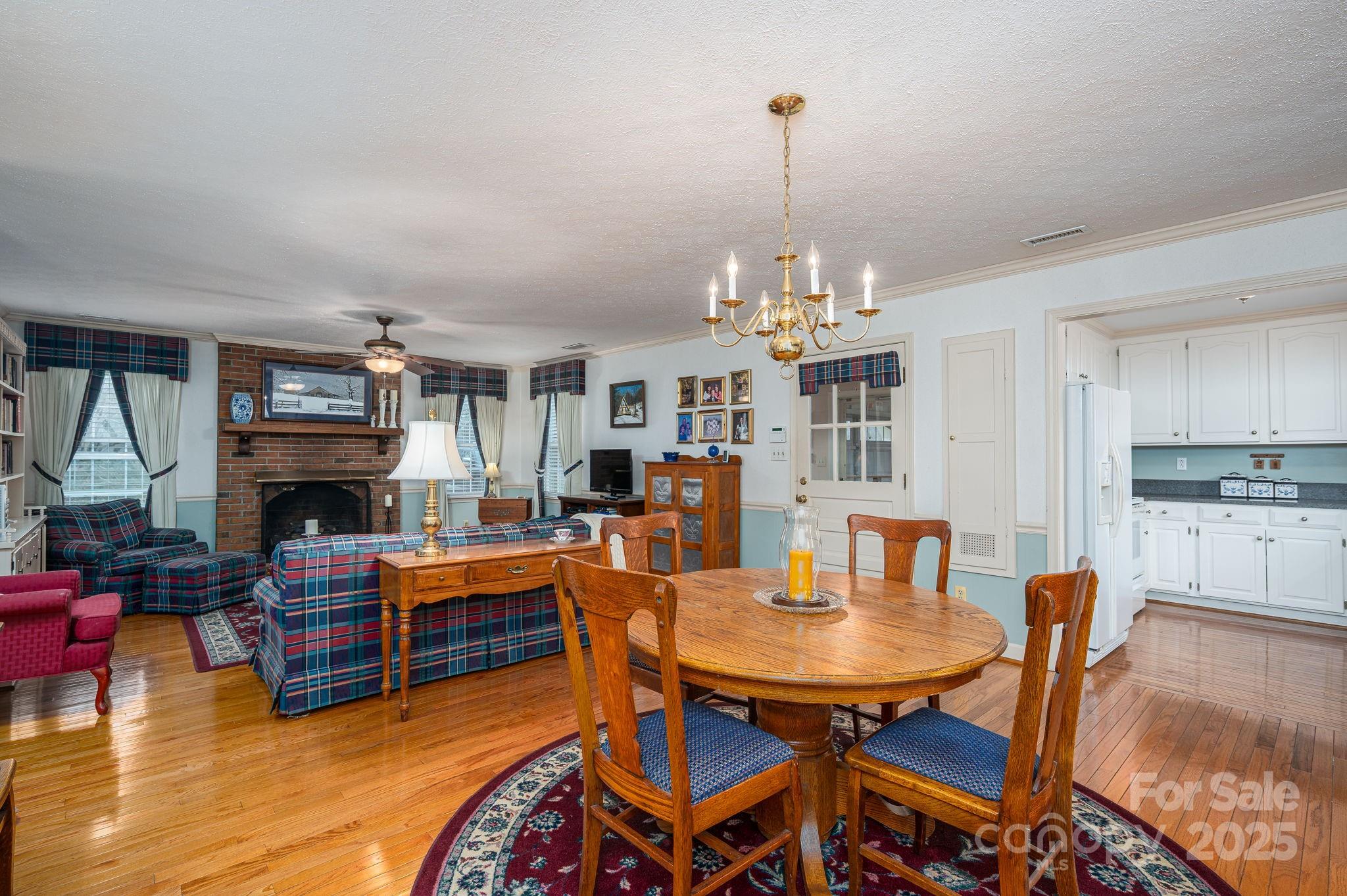 113 Old Stagecoach Road — Lawndale