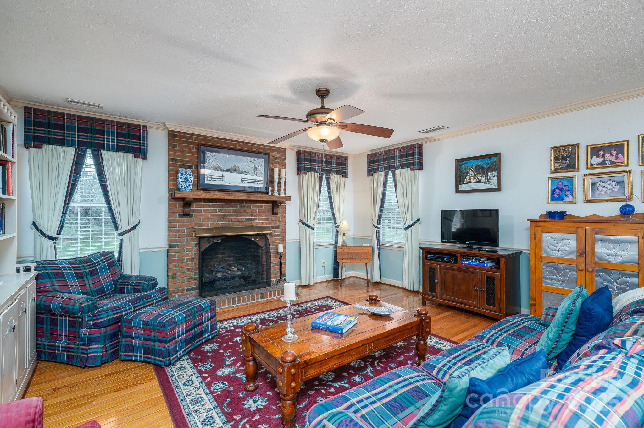 113 Old Stagecoach Road — Lawndale