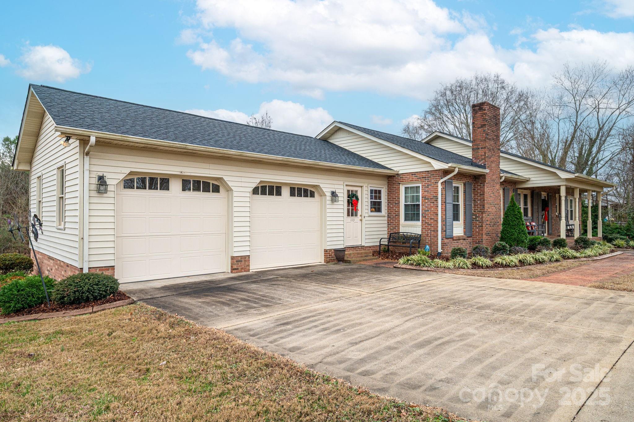 113 Old Stagecoach Road — Lawndale