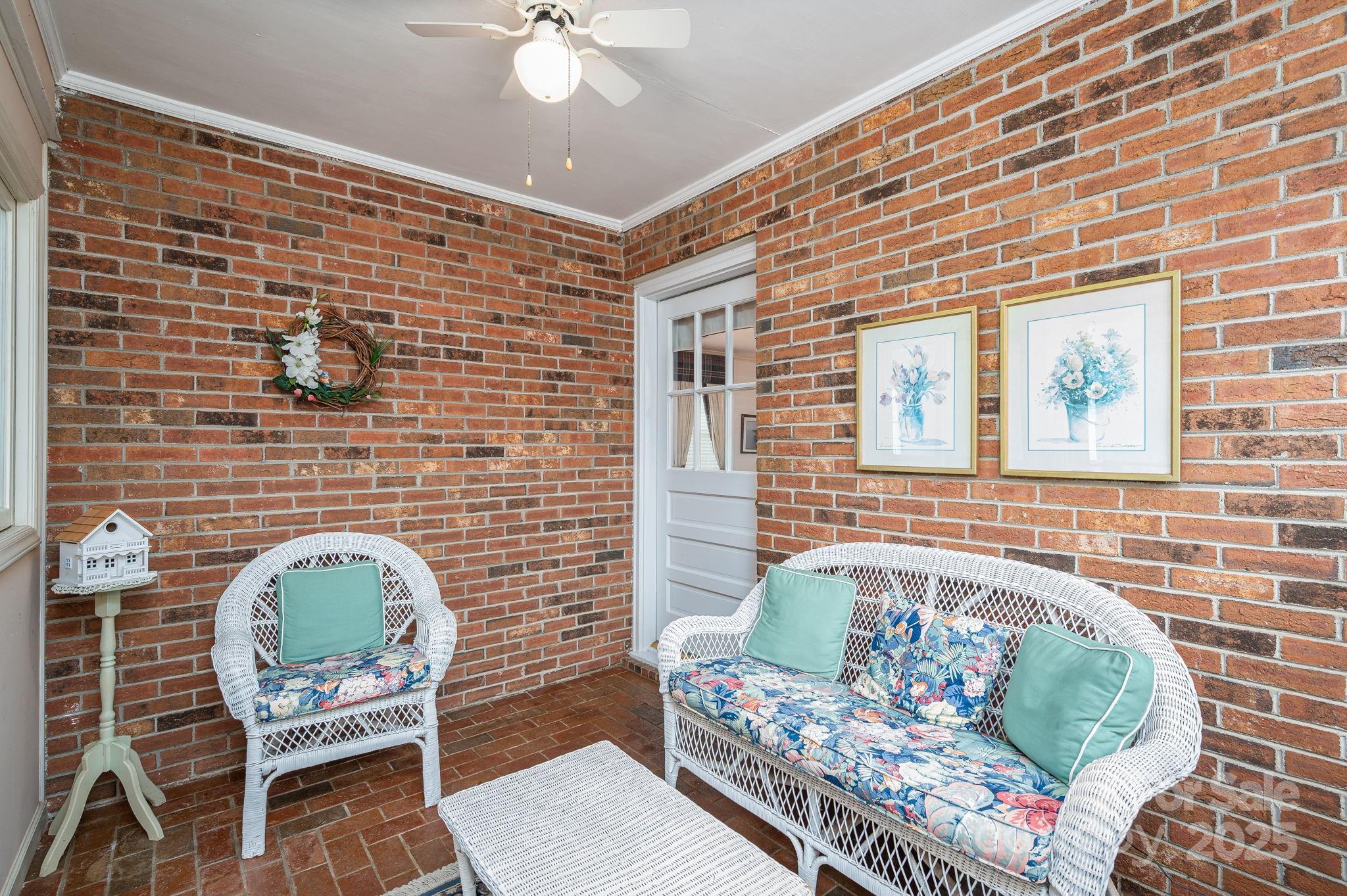 113 Old Stagecoach Road — Lawndale