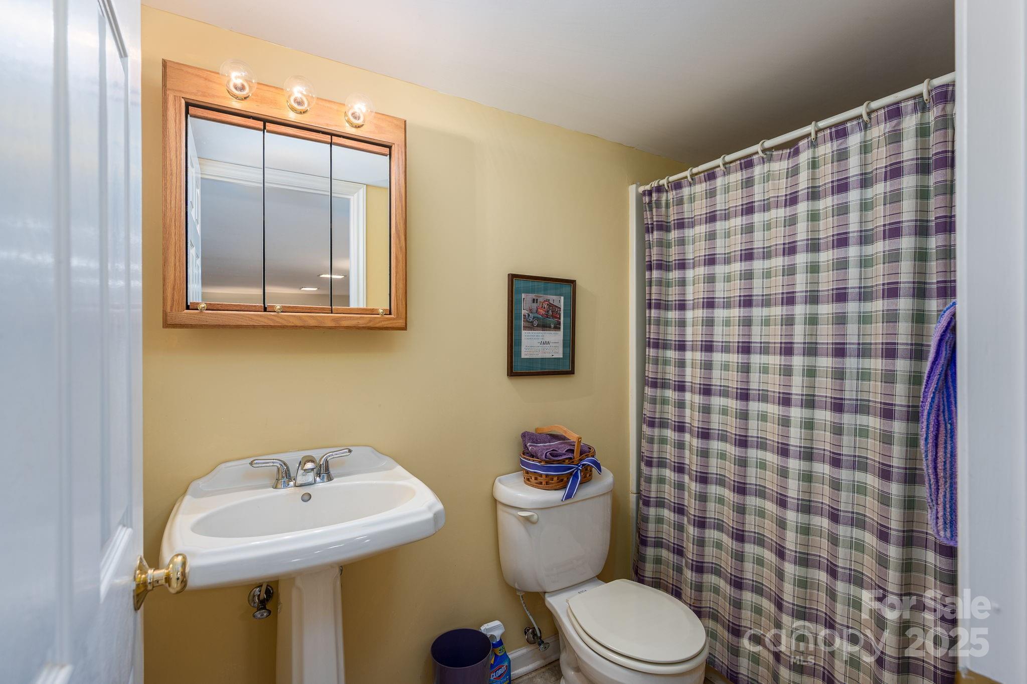 113 Old Stagecoach Road — Lawndale
