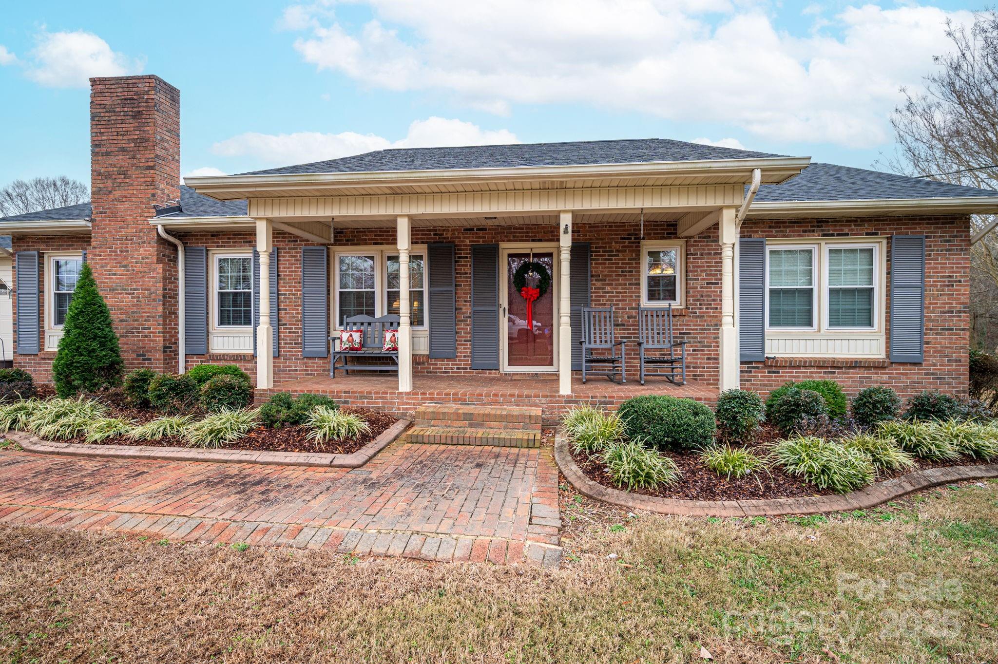 113 Old Stagecoach Road — Lawndale