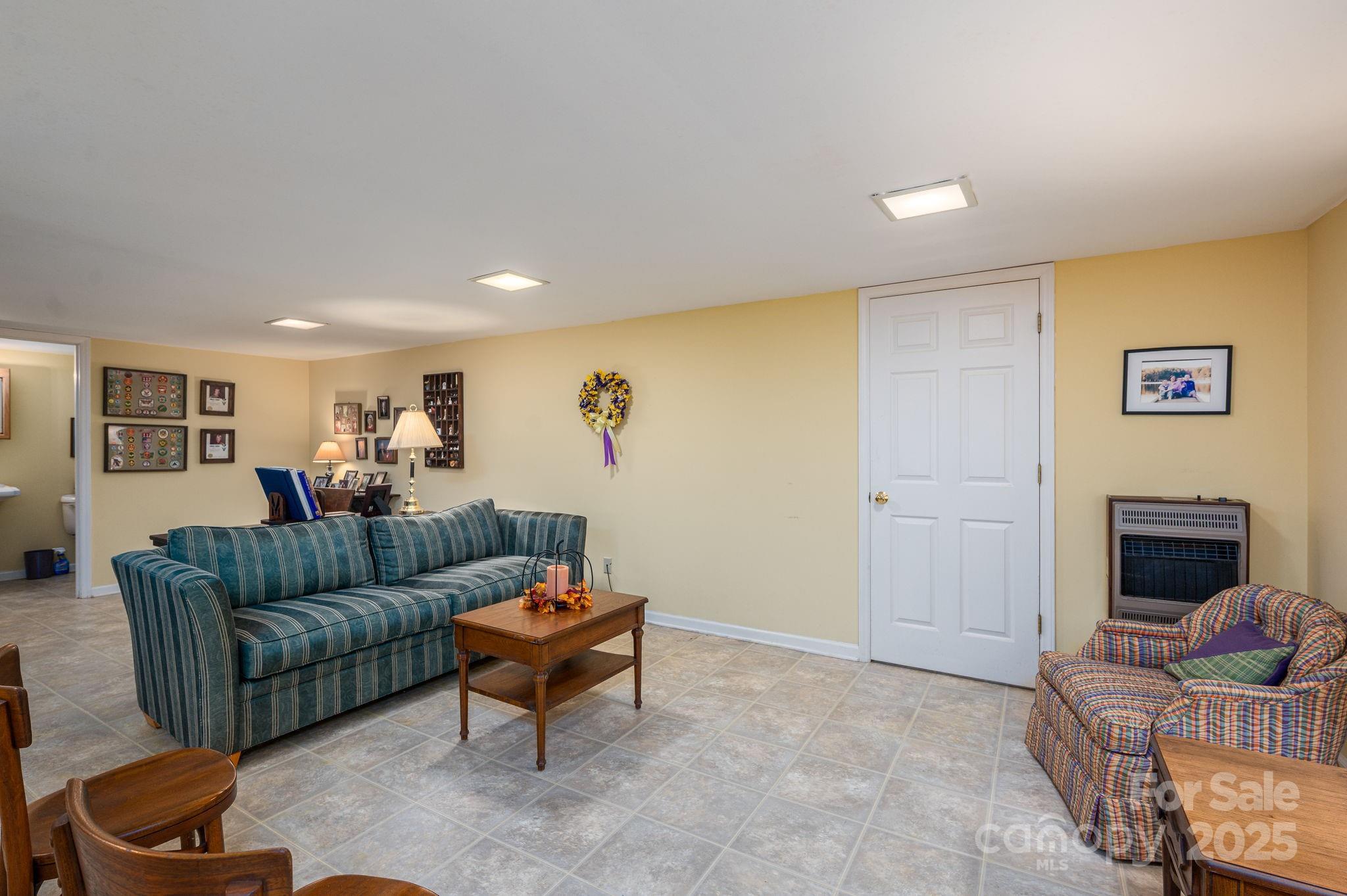 113 Old Stagecoach Road — Lawndale