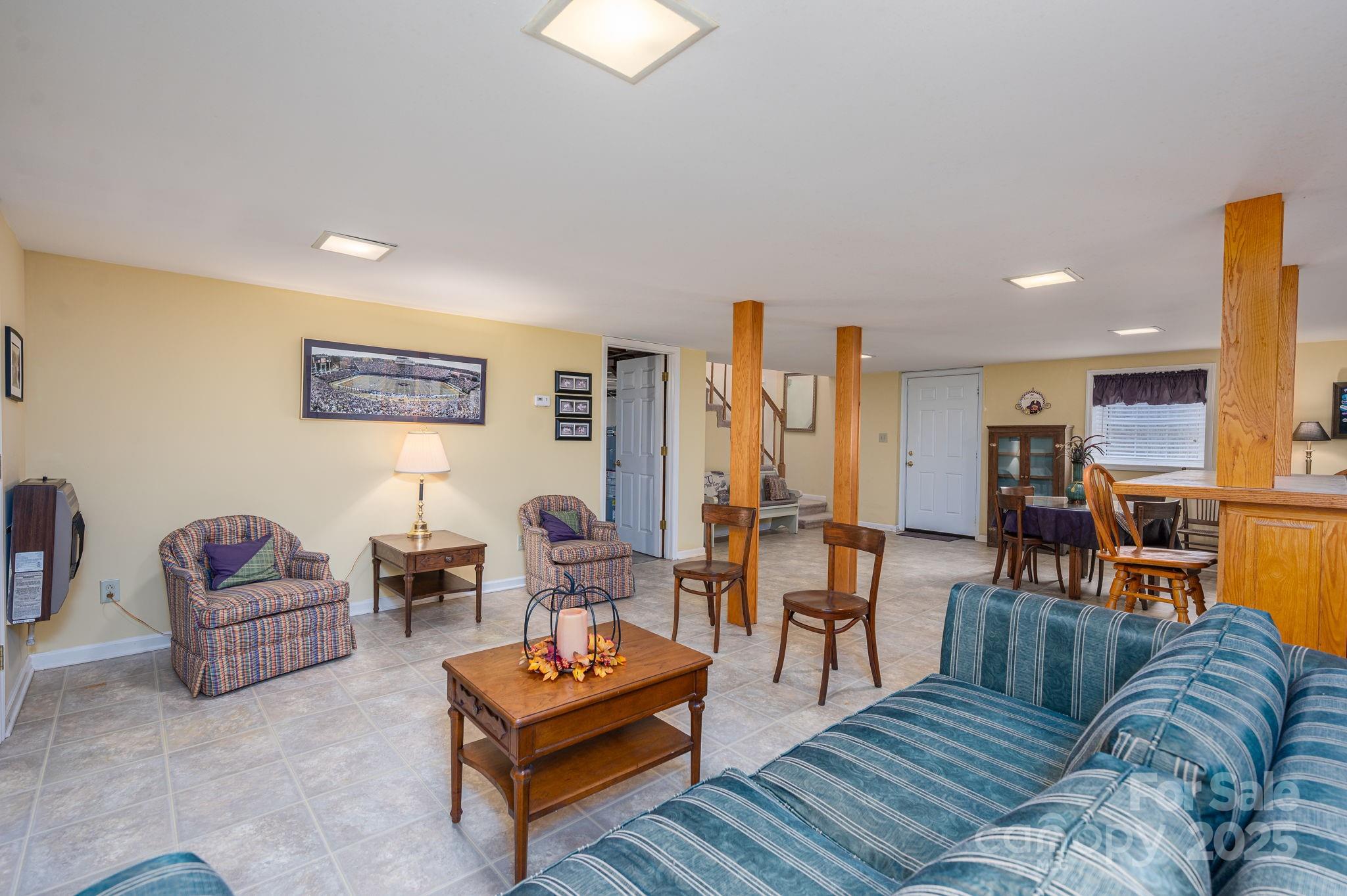 113 Old Stagecoach Road — Lawndale