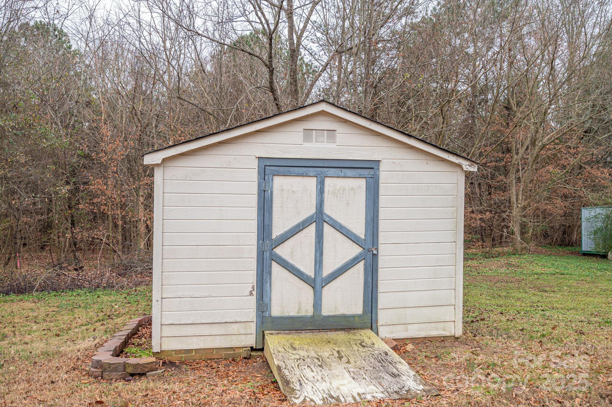 113 Old Stagecoach Road — Lawndale
