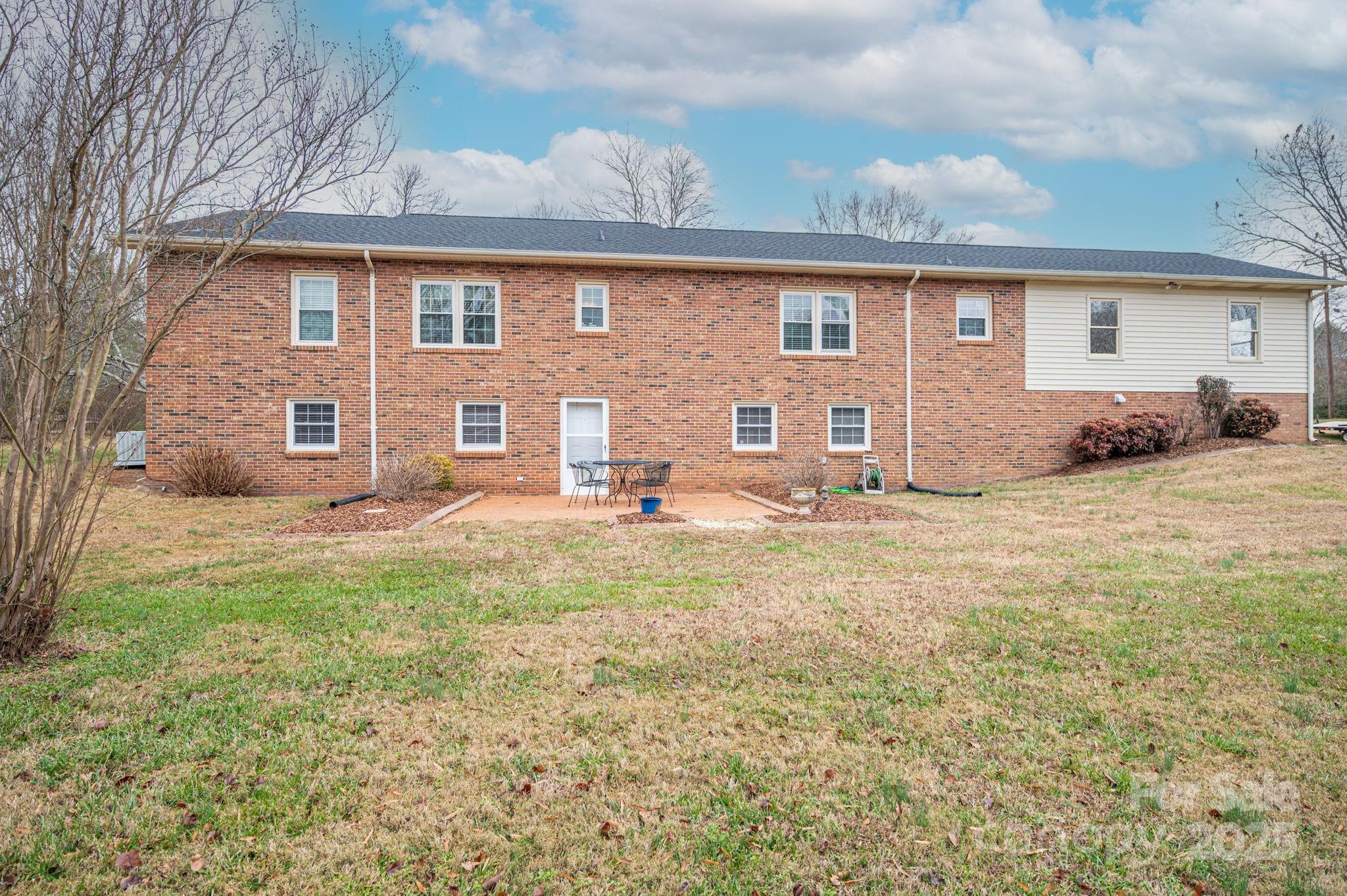 113 Old Stagecoach Road — Lawndale
