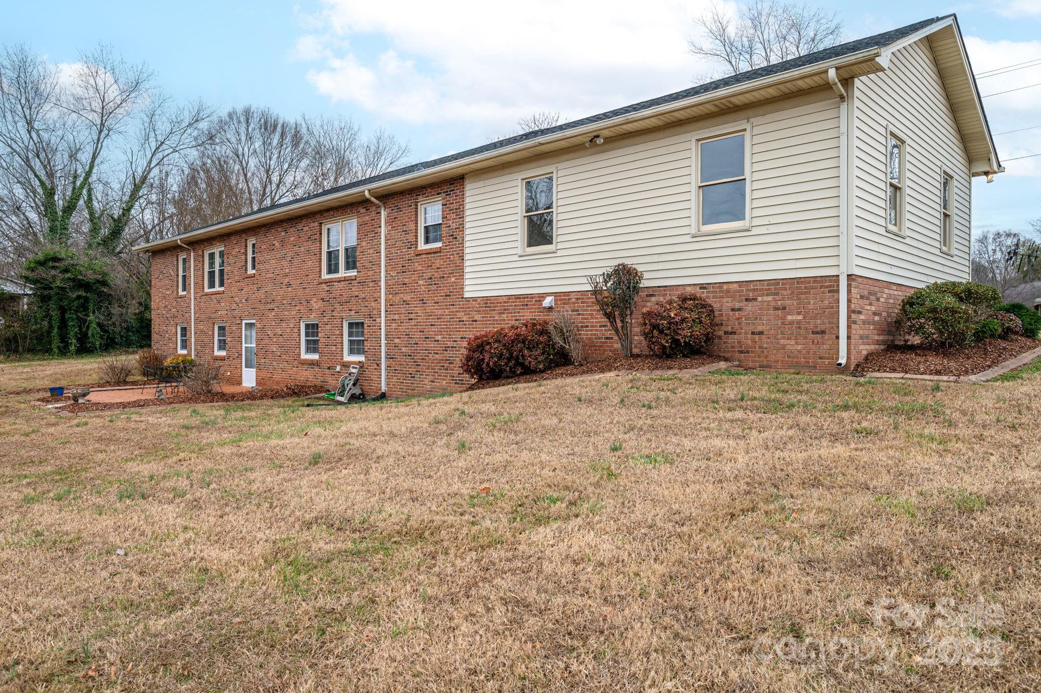 113 Old Stagecoach Road — Lawndale