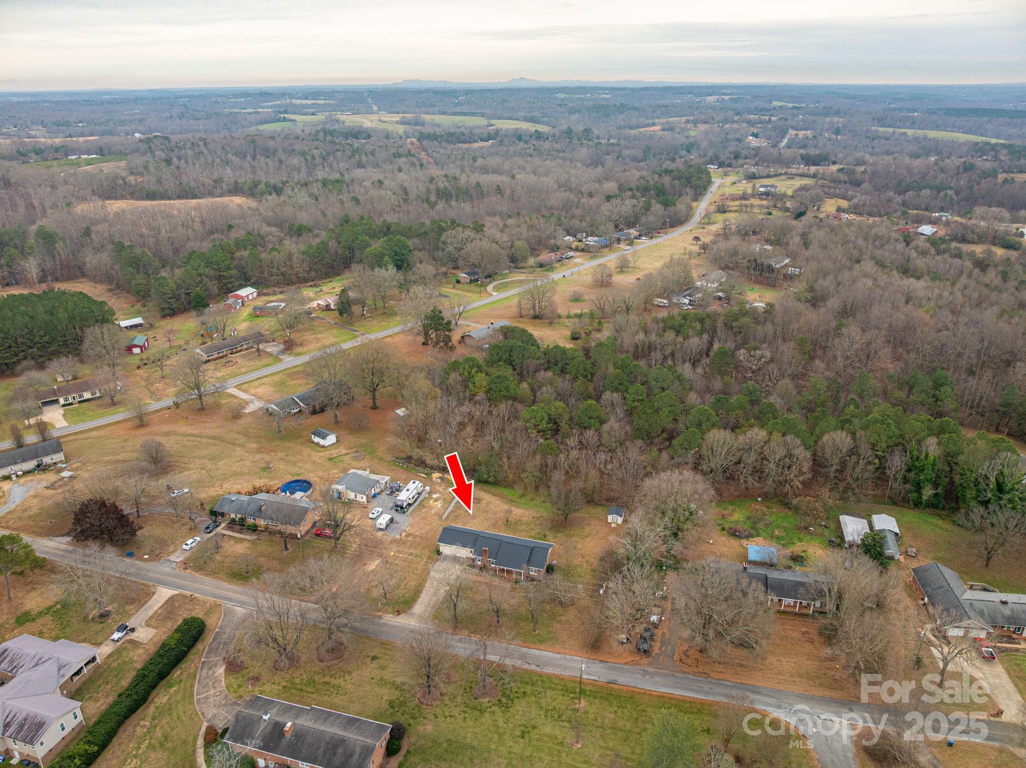 113 Old Stagecoach Road — Lawndale