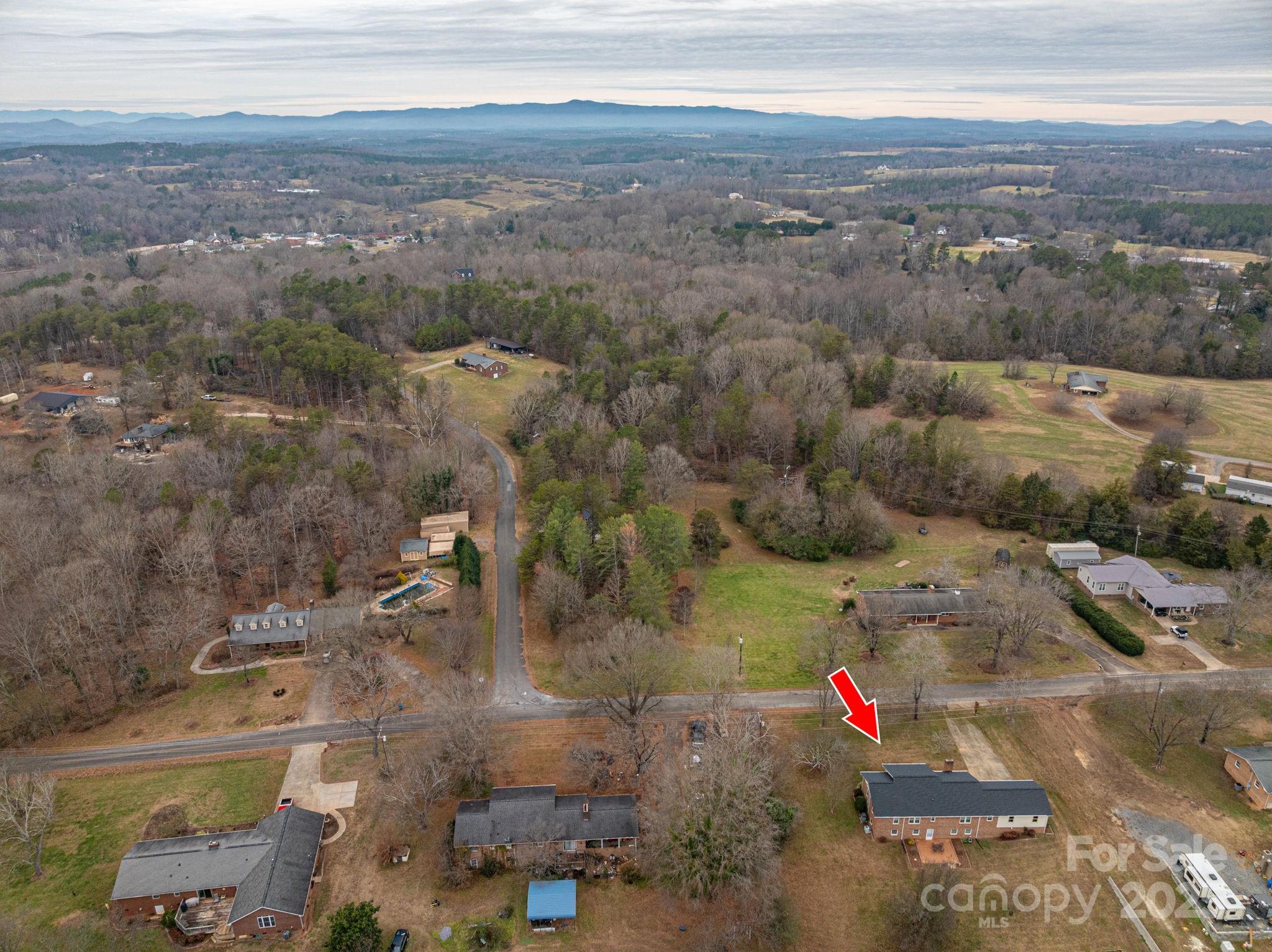 113 Old Stagecoach Road — Lawndale