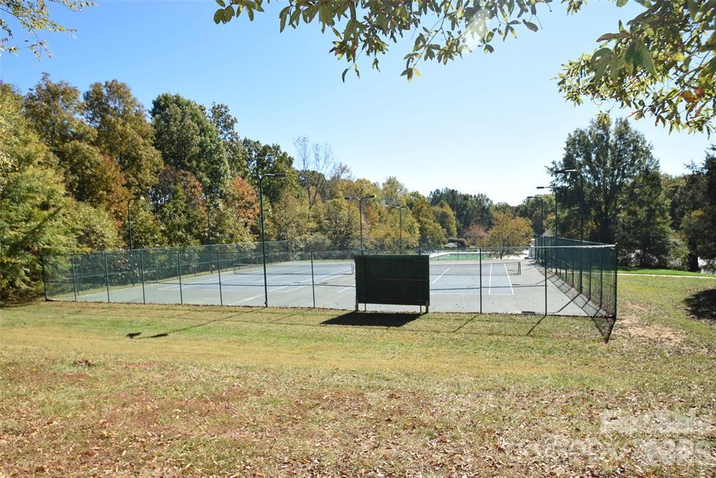 10214 Stoneykirk Lane — Charlotte