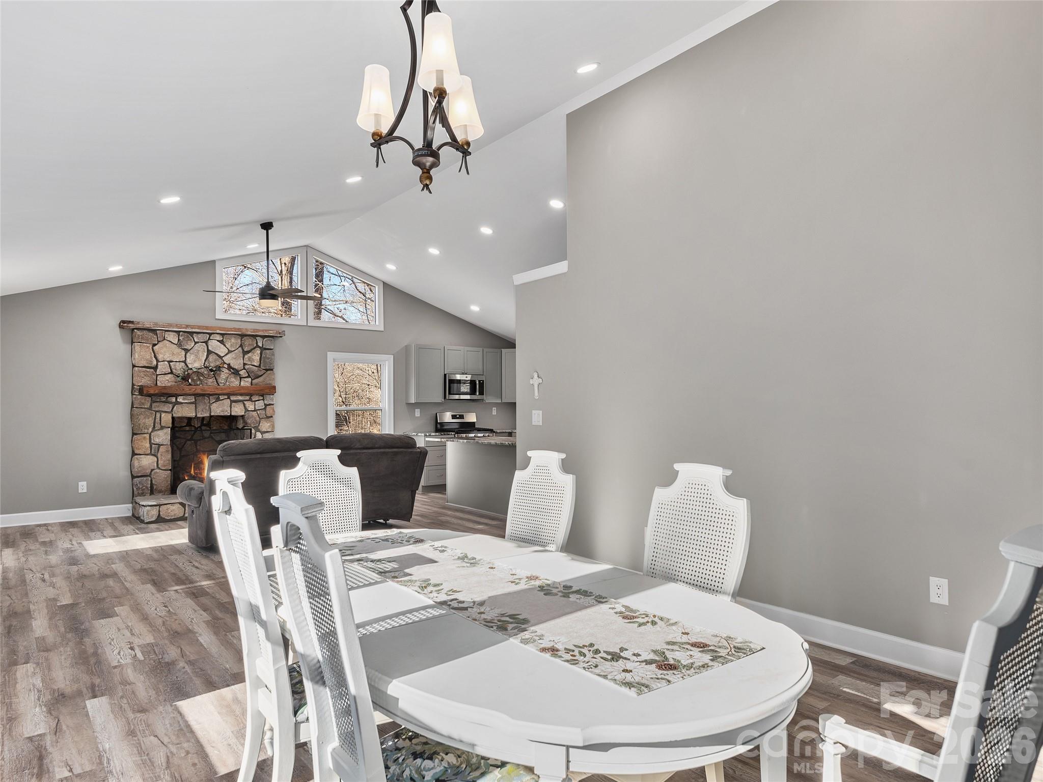 611 Peniel Road — Columbus