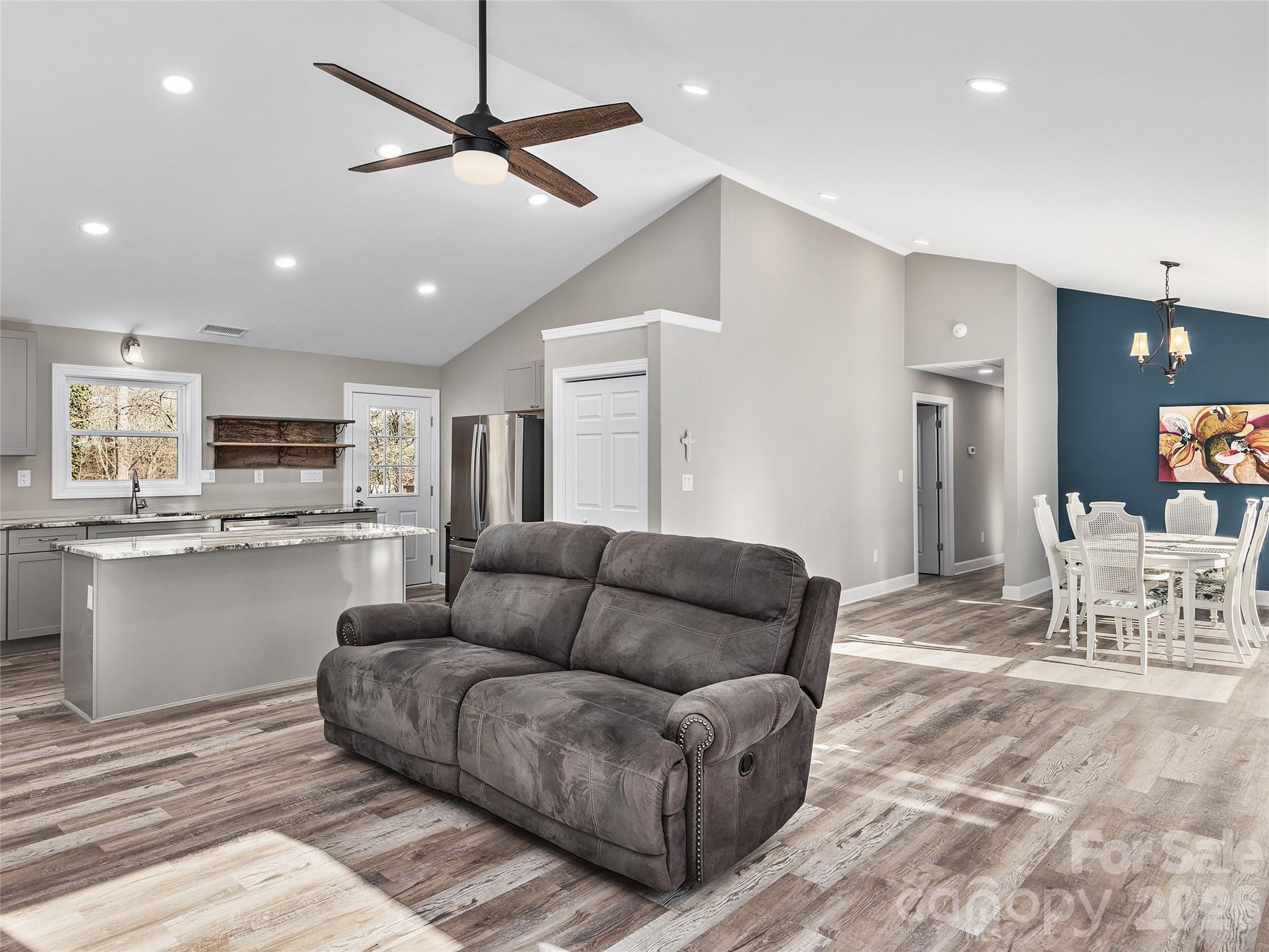 611 Peniel Road — Columbus