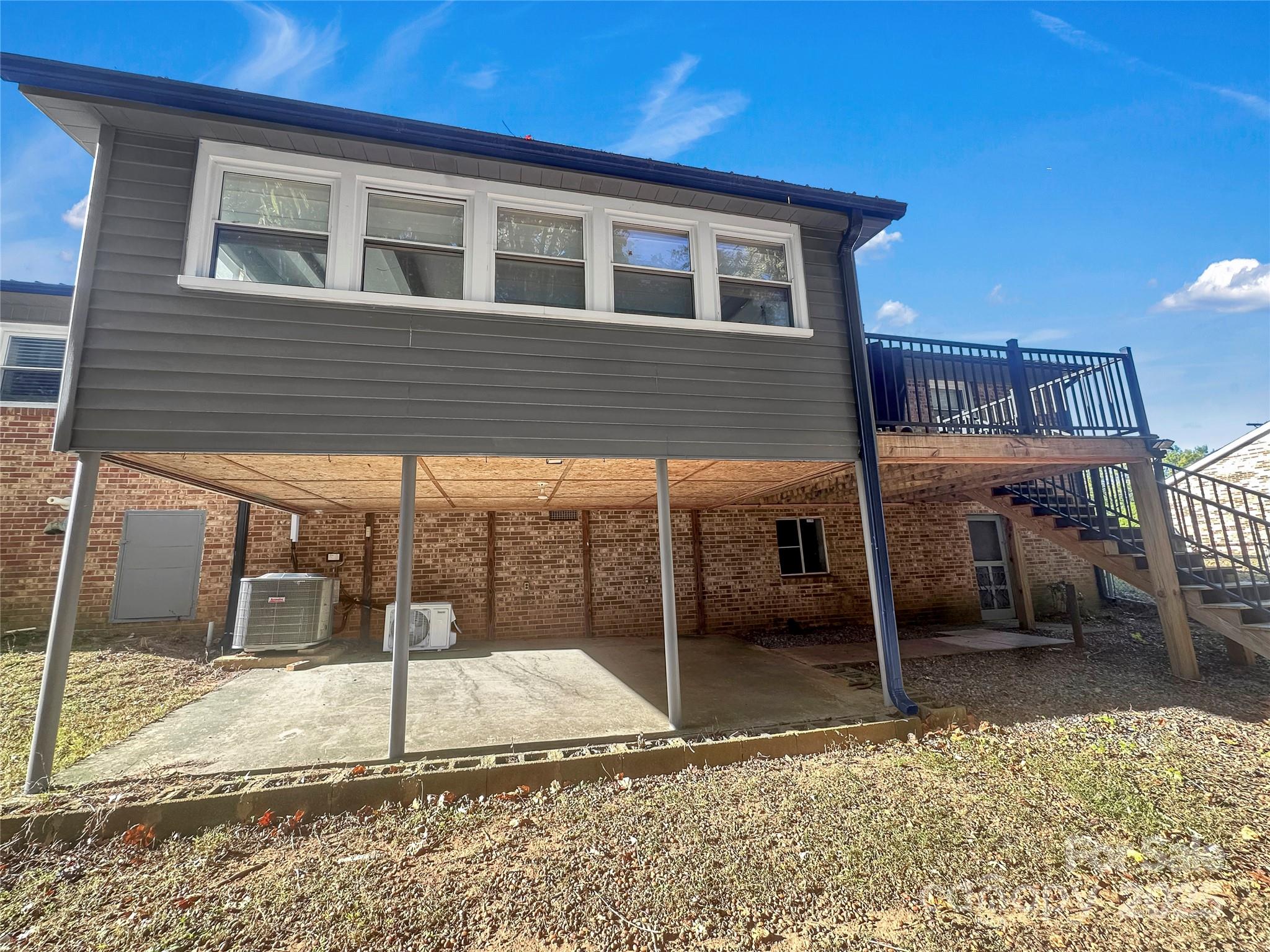 812 Hill Street — Shelby