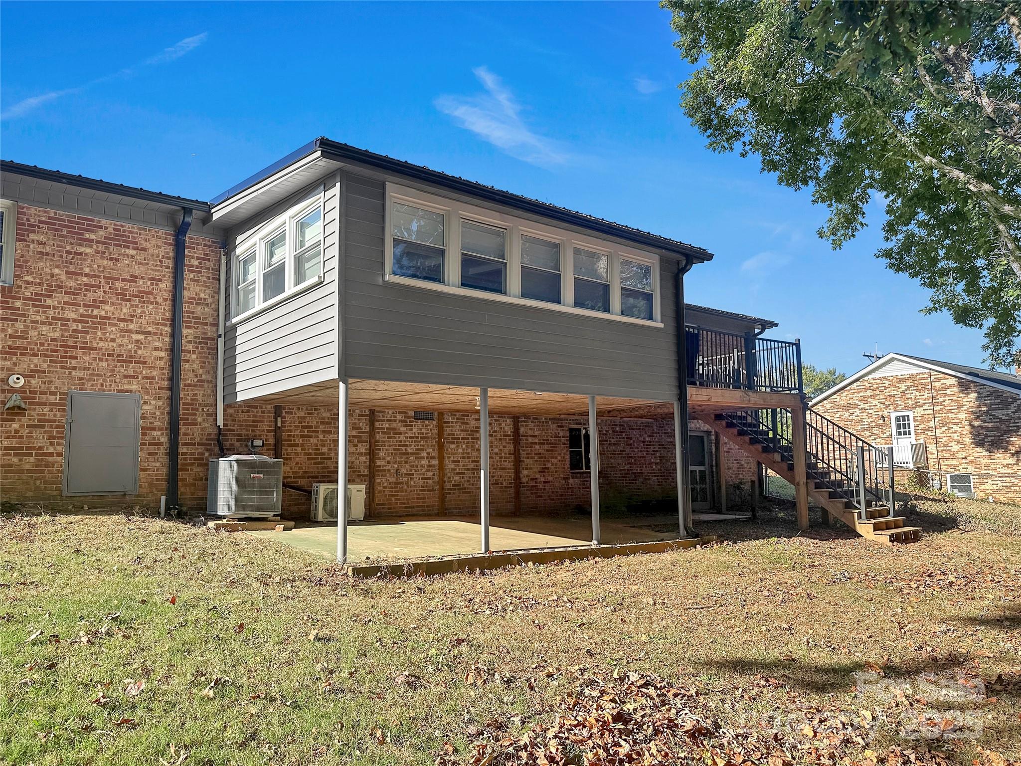 812 Hill Street — Shelby
