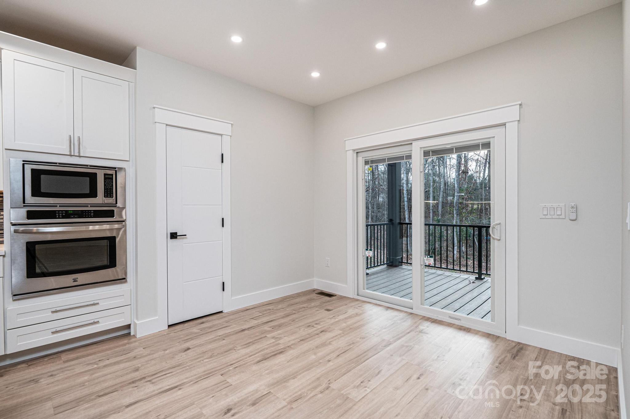 1328 33rd Avenue Drive NE — Hickory