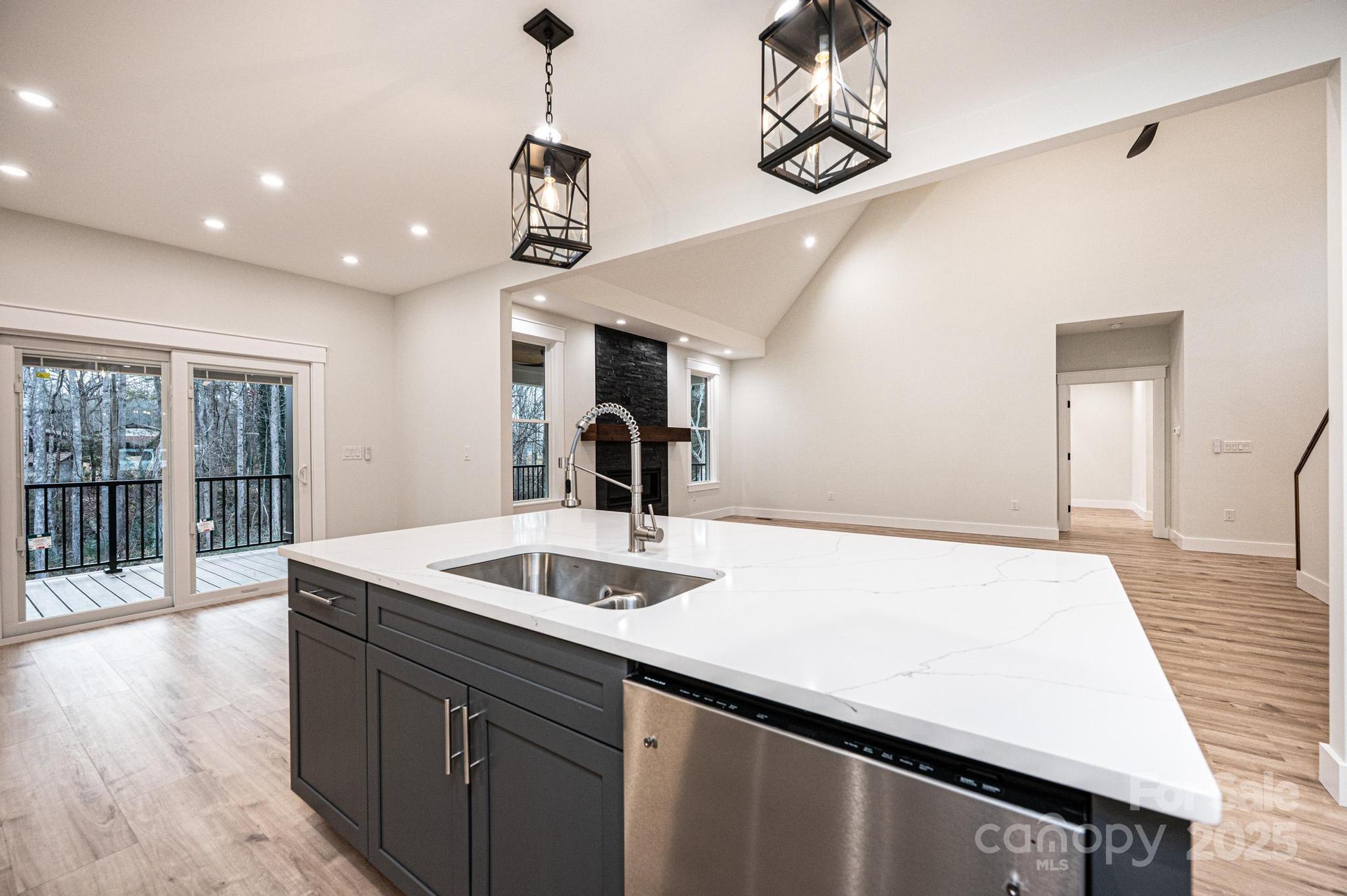 1328 33rd Avenue Drive NE — Hickory