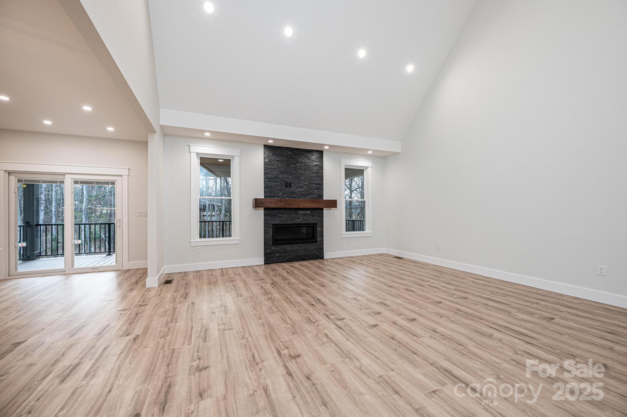 1328 33rd Avenue Drive NE — Hickory