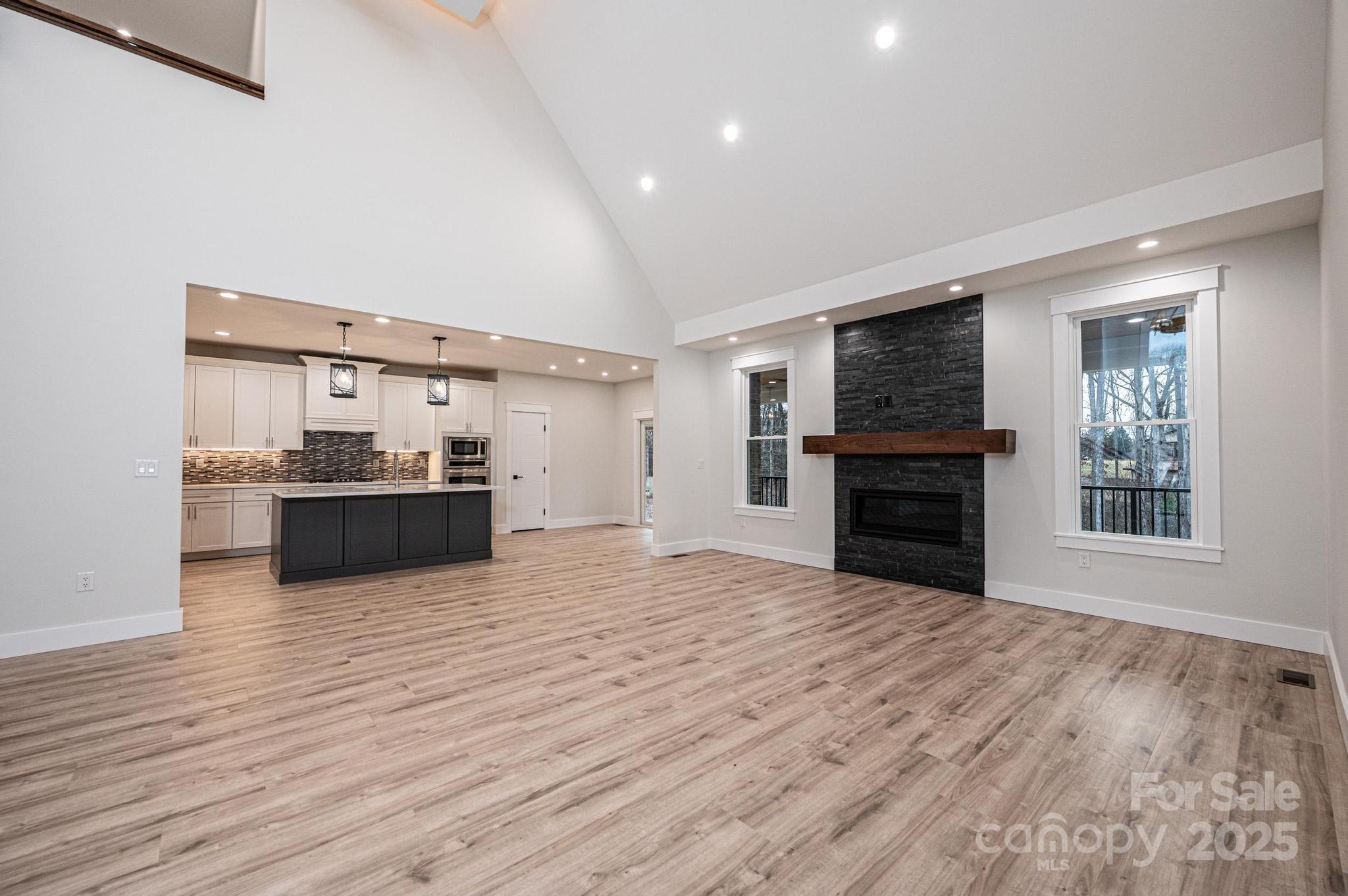 1328 33rd Avenue Drive NE — Hickory