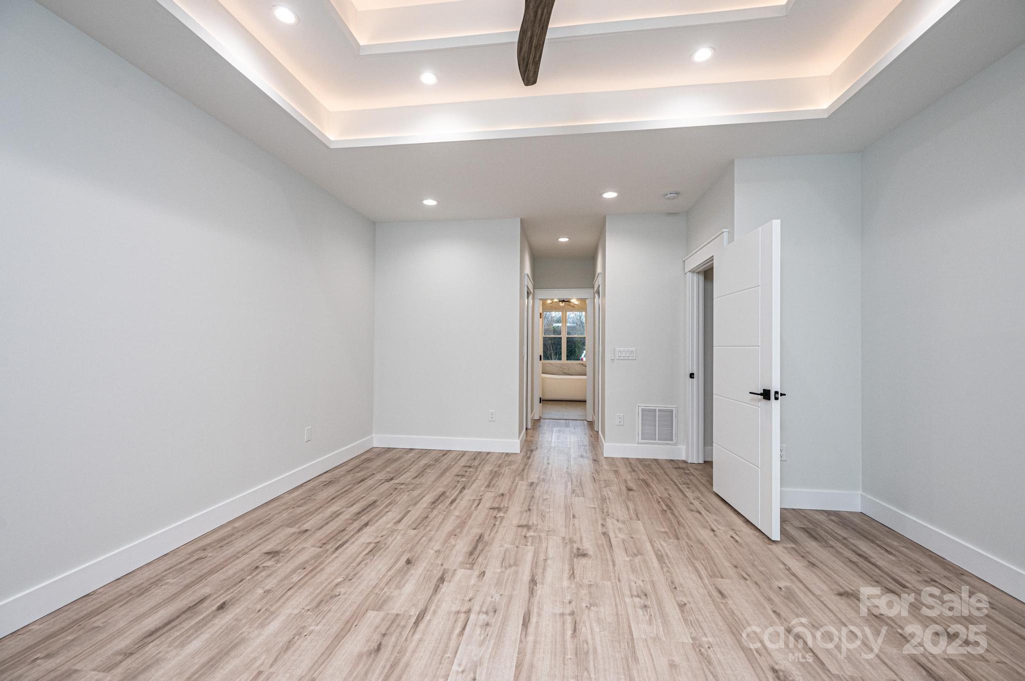 1328 33rd Avenue Drive NE — Hickory