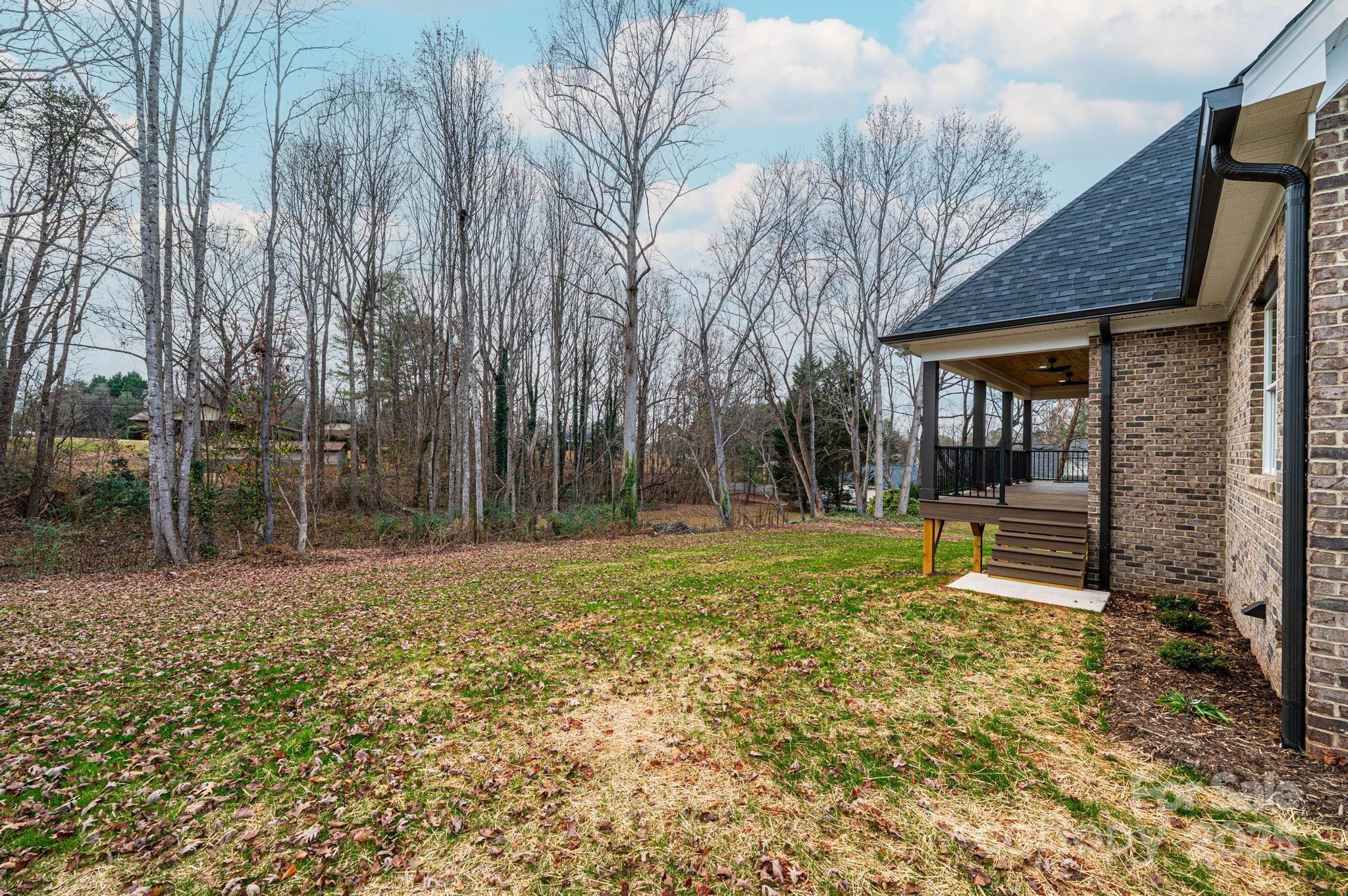 1328 33rd Avenue Drive NE — Hickory