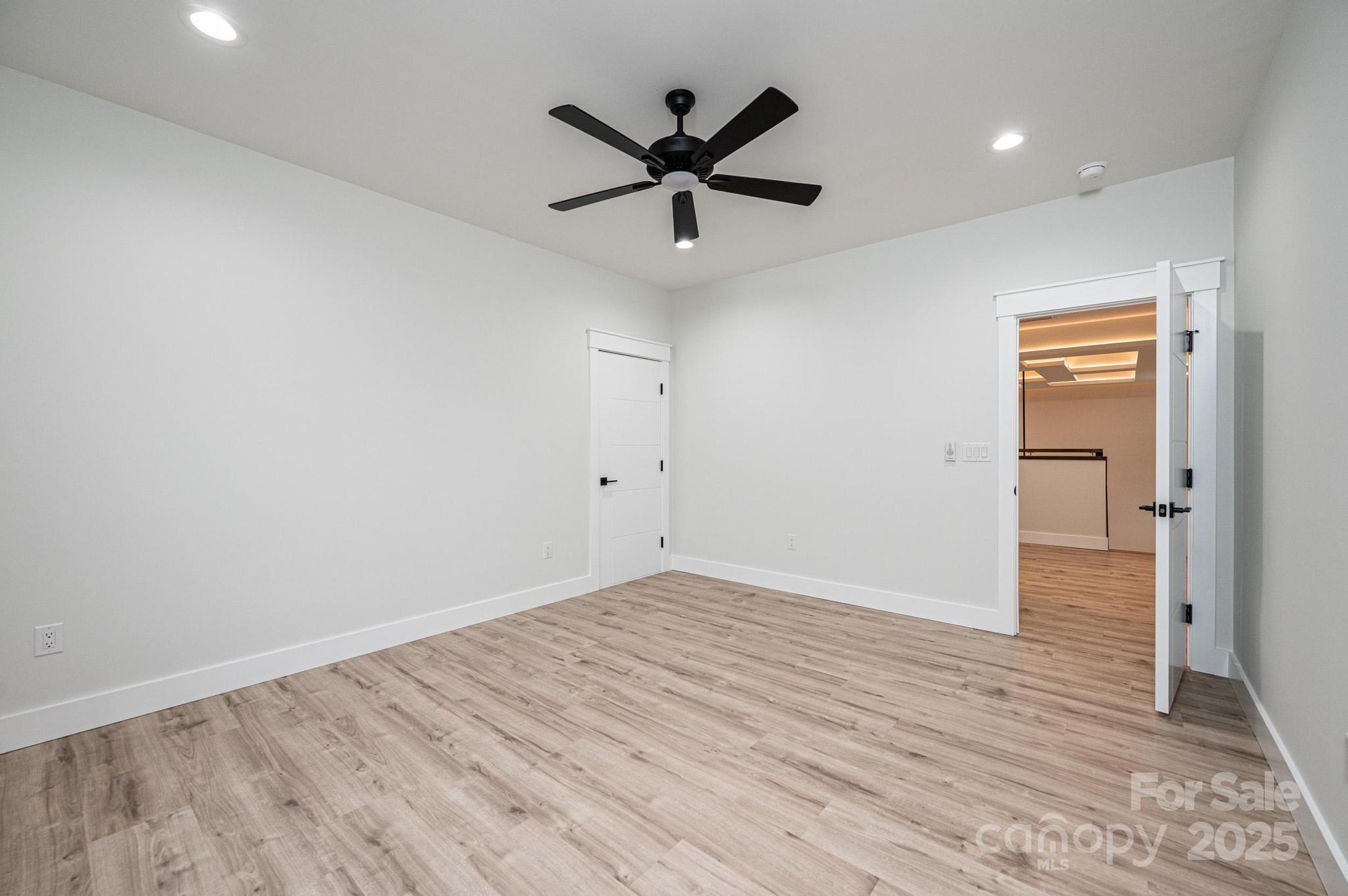 1328 33rd Avenue Drive NE — Hickory