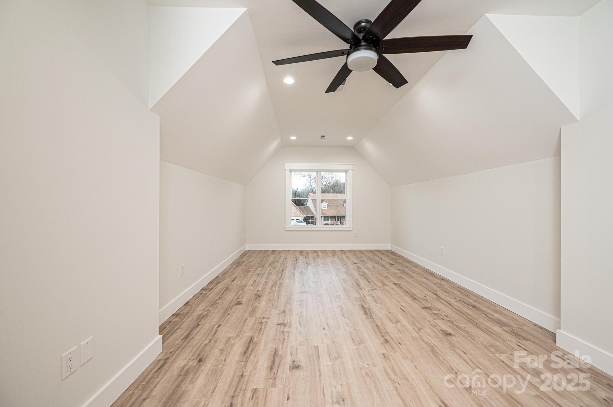 1328 33rd Avenue Drive NE — Hickory