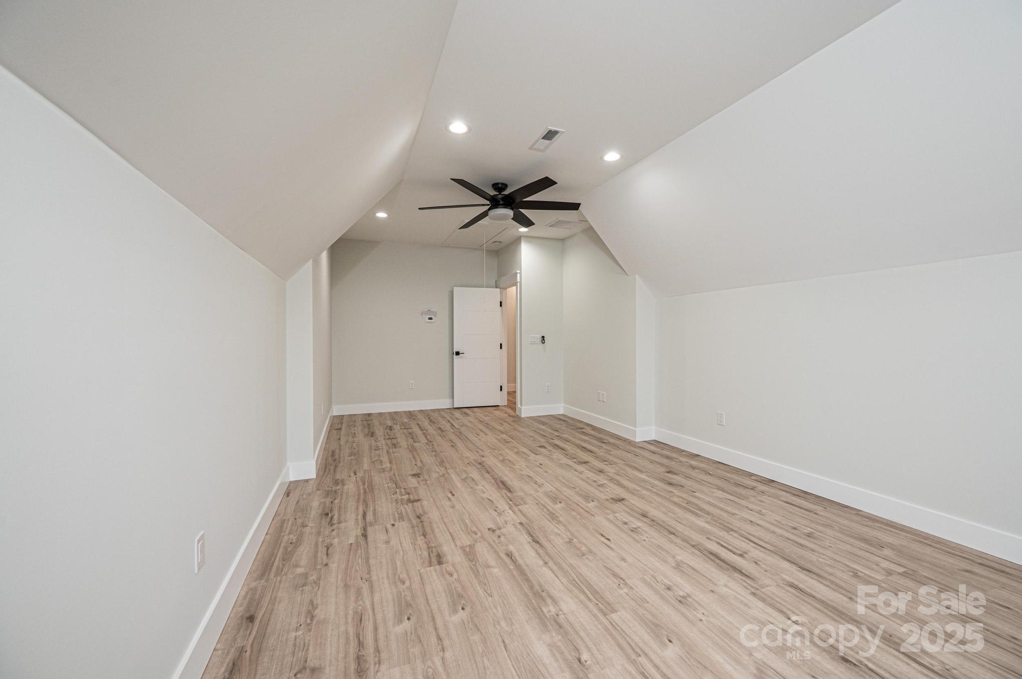 1328 33rd Avenue Drive NE — Hickory