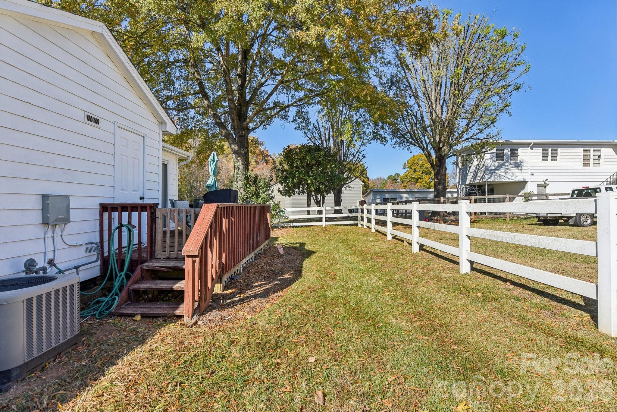 6025 Crape Myrtle Lane — Charlotte