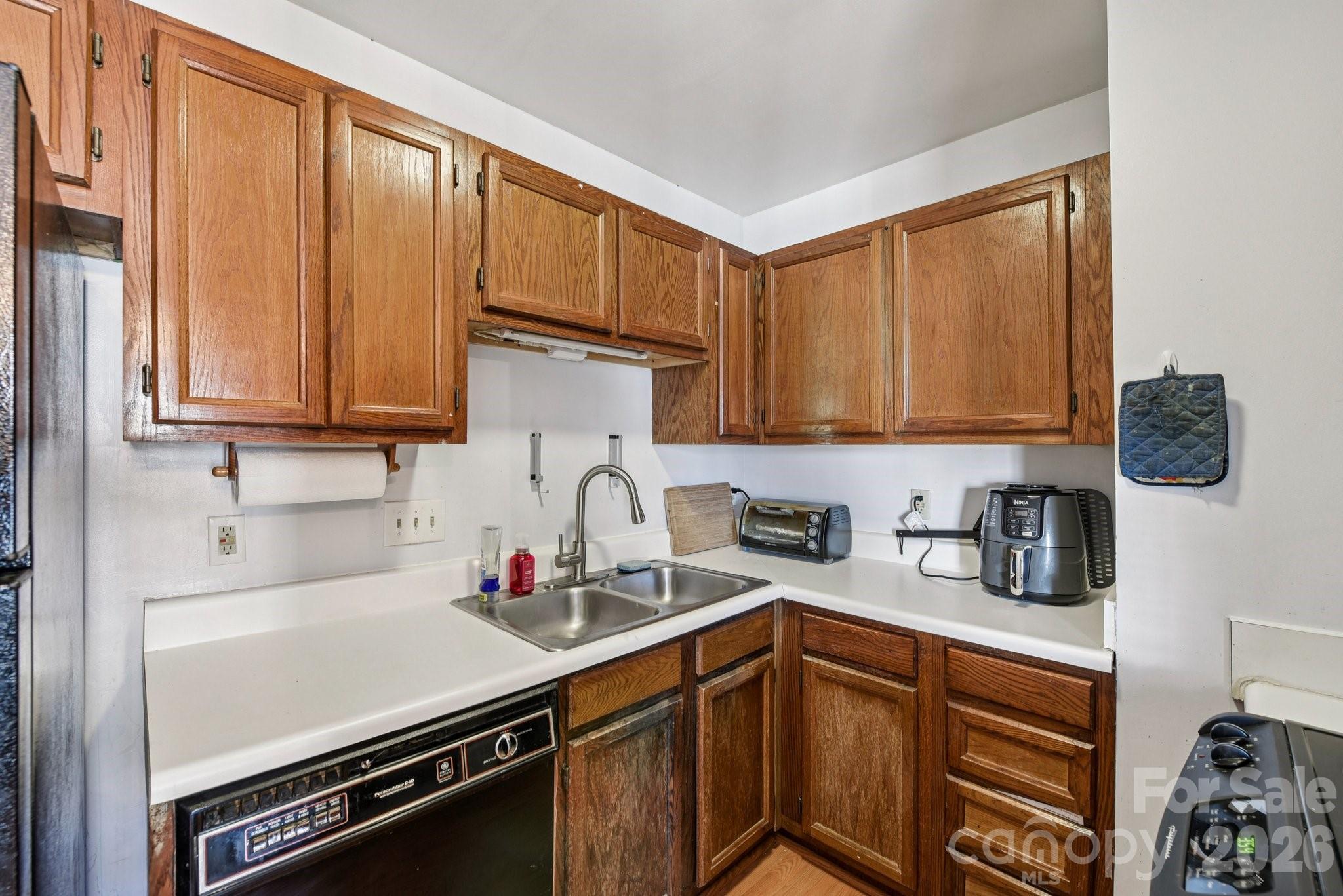 6025 Crape Myrtle Lane — Charlotte