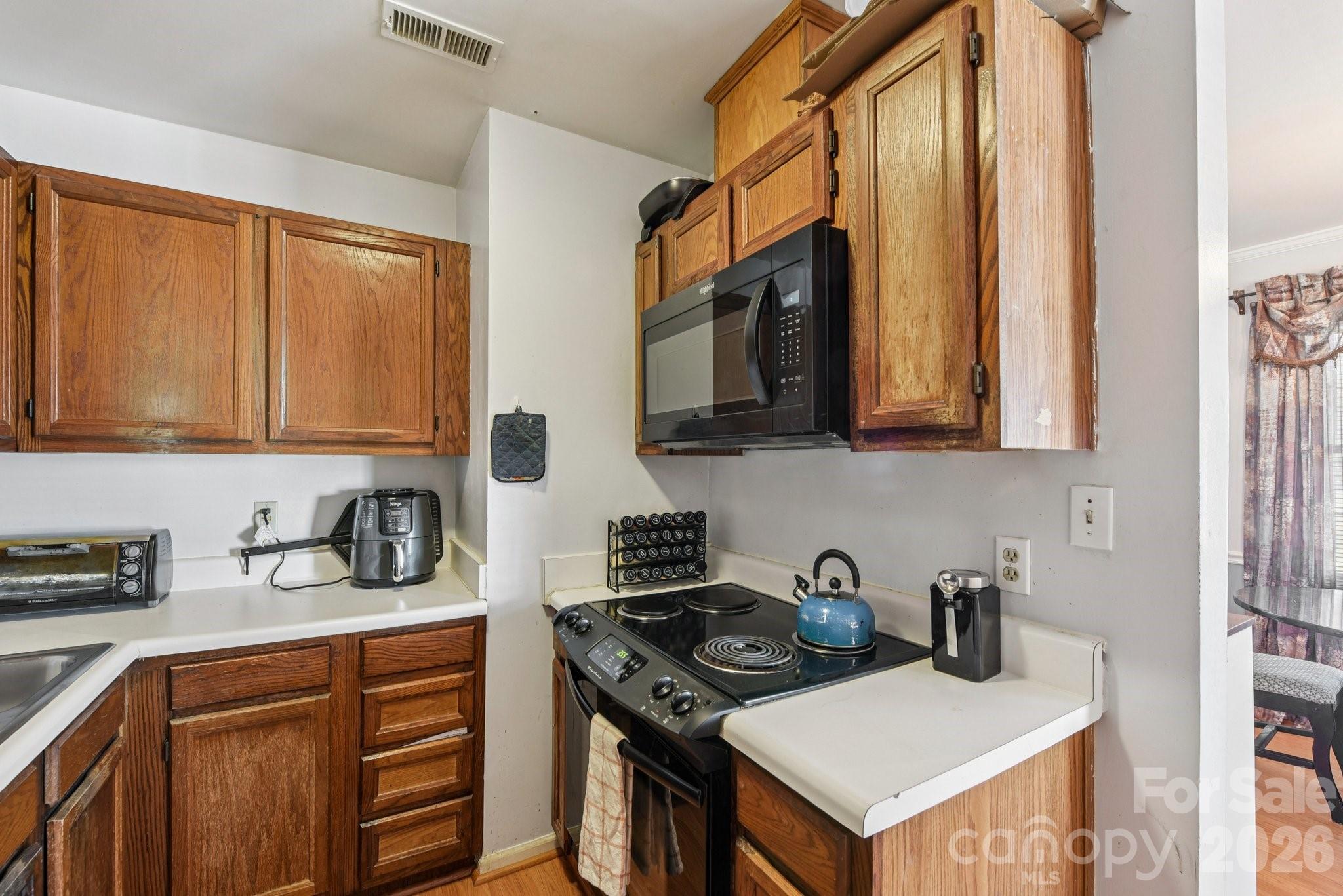 6025 Crape Myrtle Lane — Charlotte