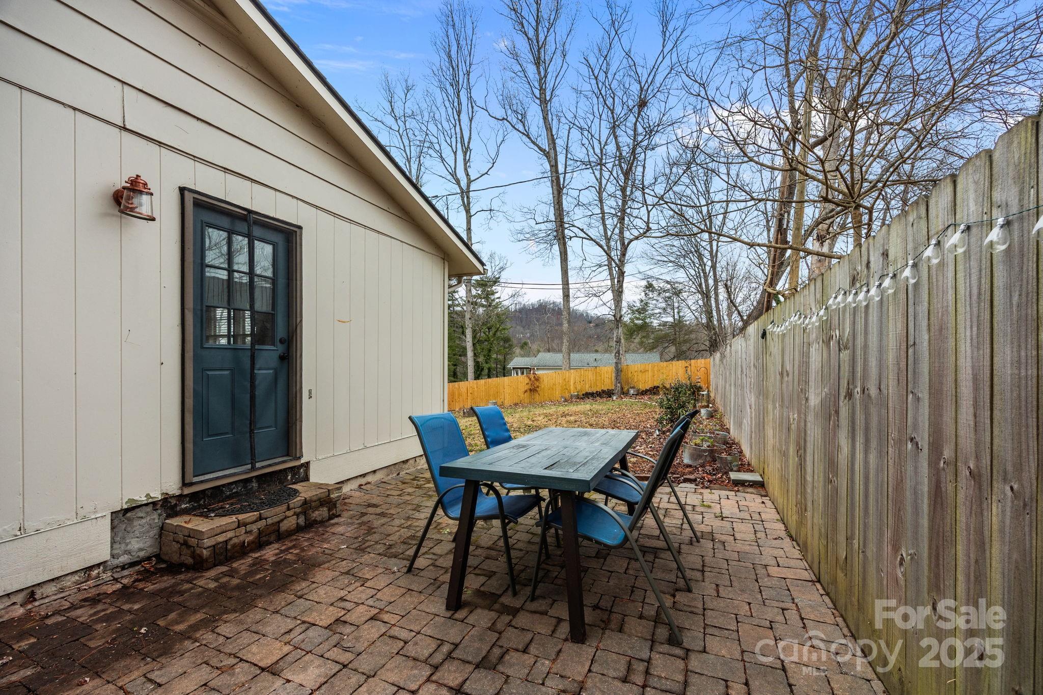 196 Weston Road — Arden