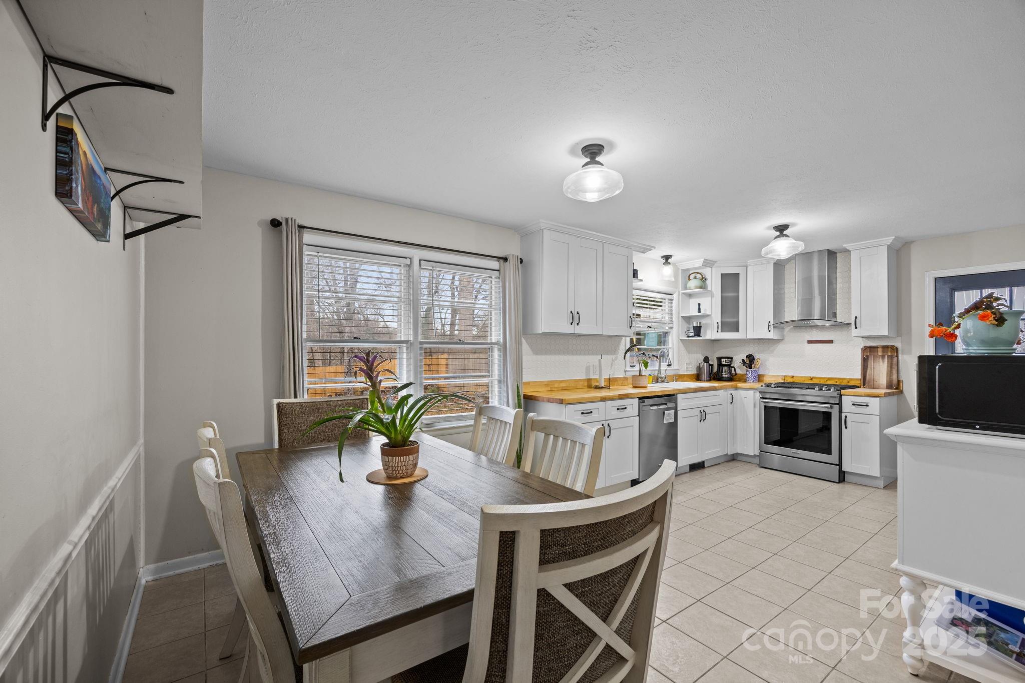 196 Weston Road — Arden