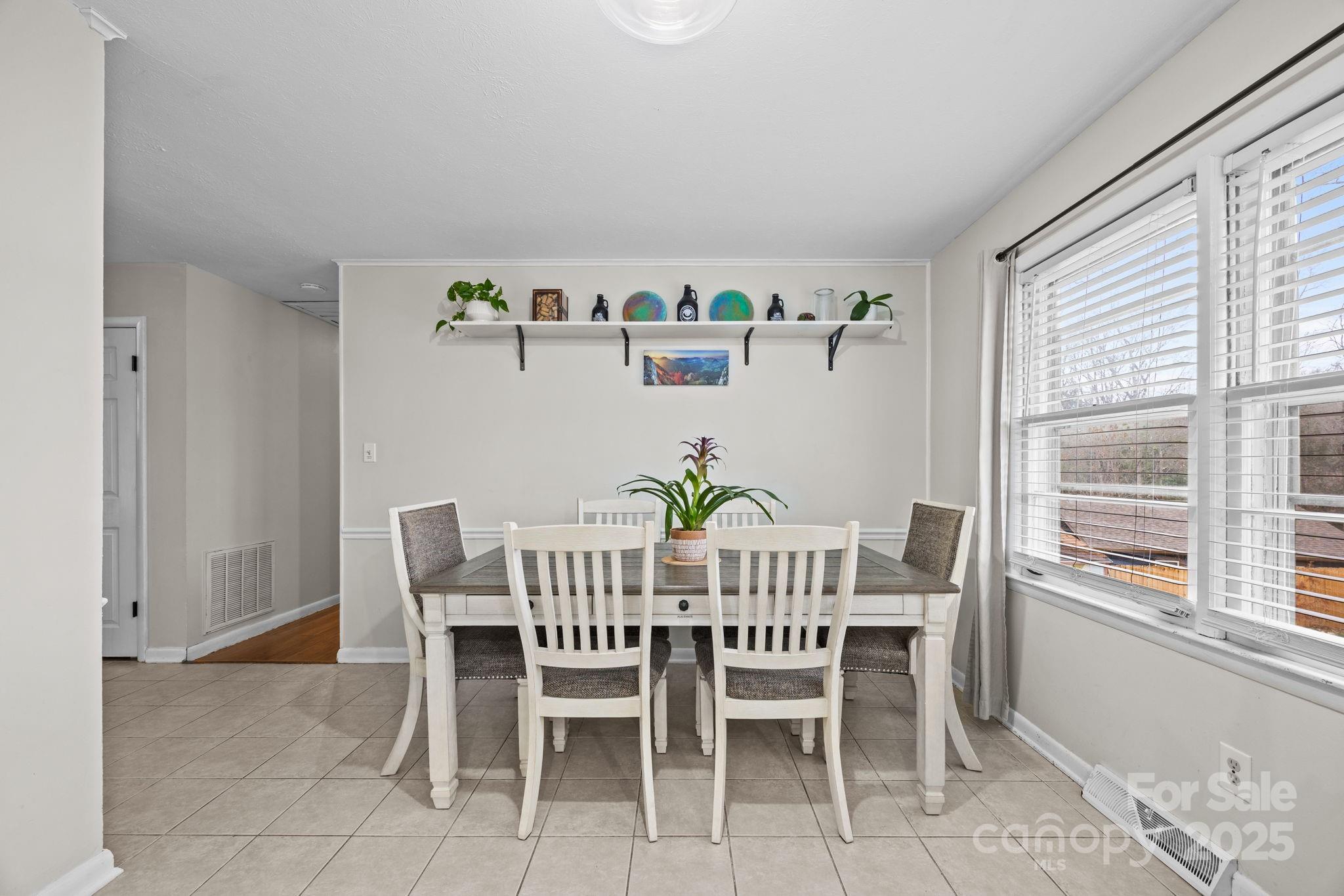 196 Weston Road — Arden