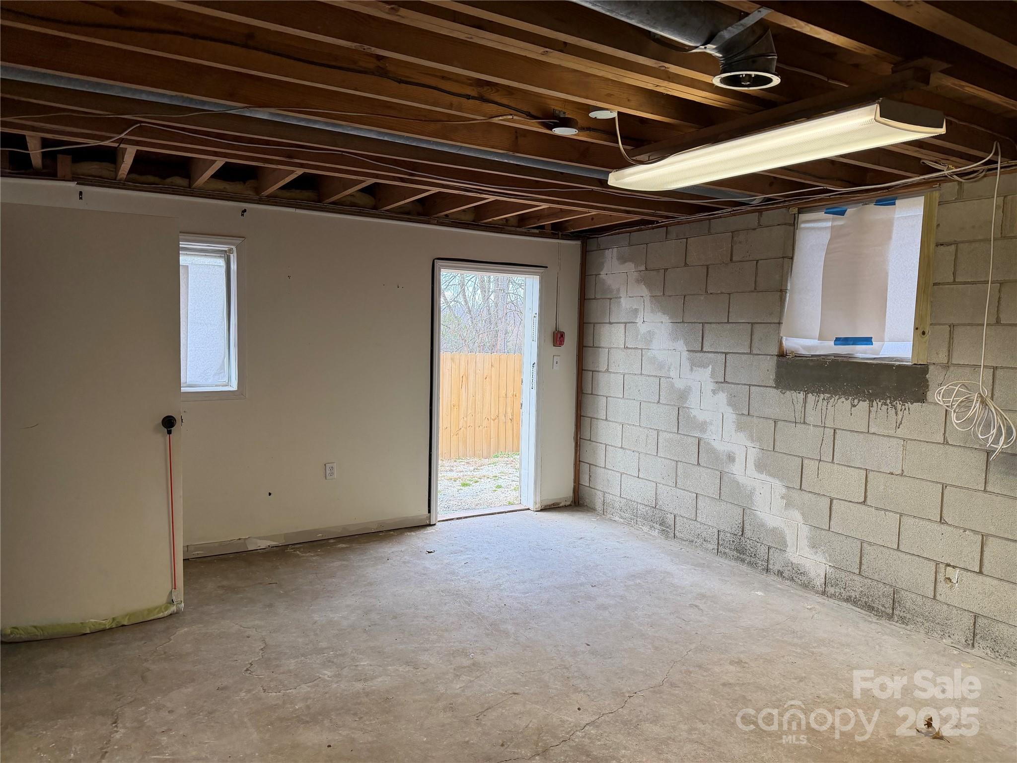 196 Weston Road — Arden