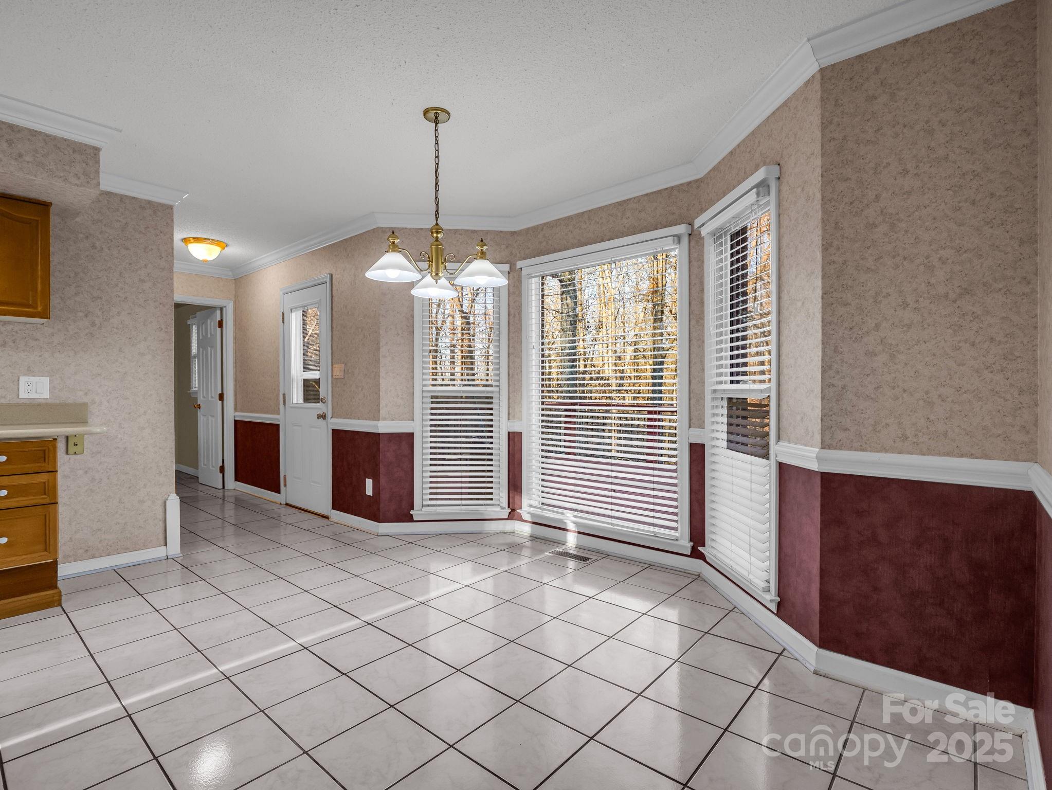 907 Weymouth Drive — Gastonia