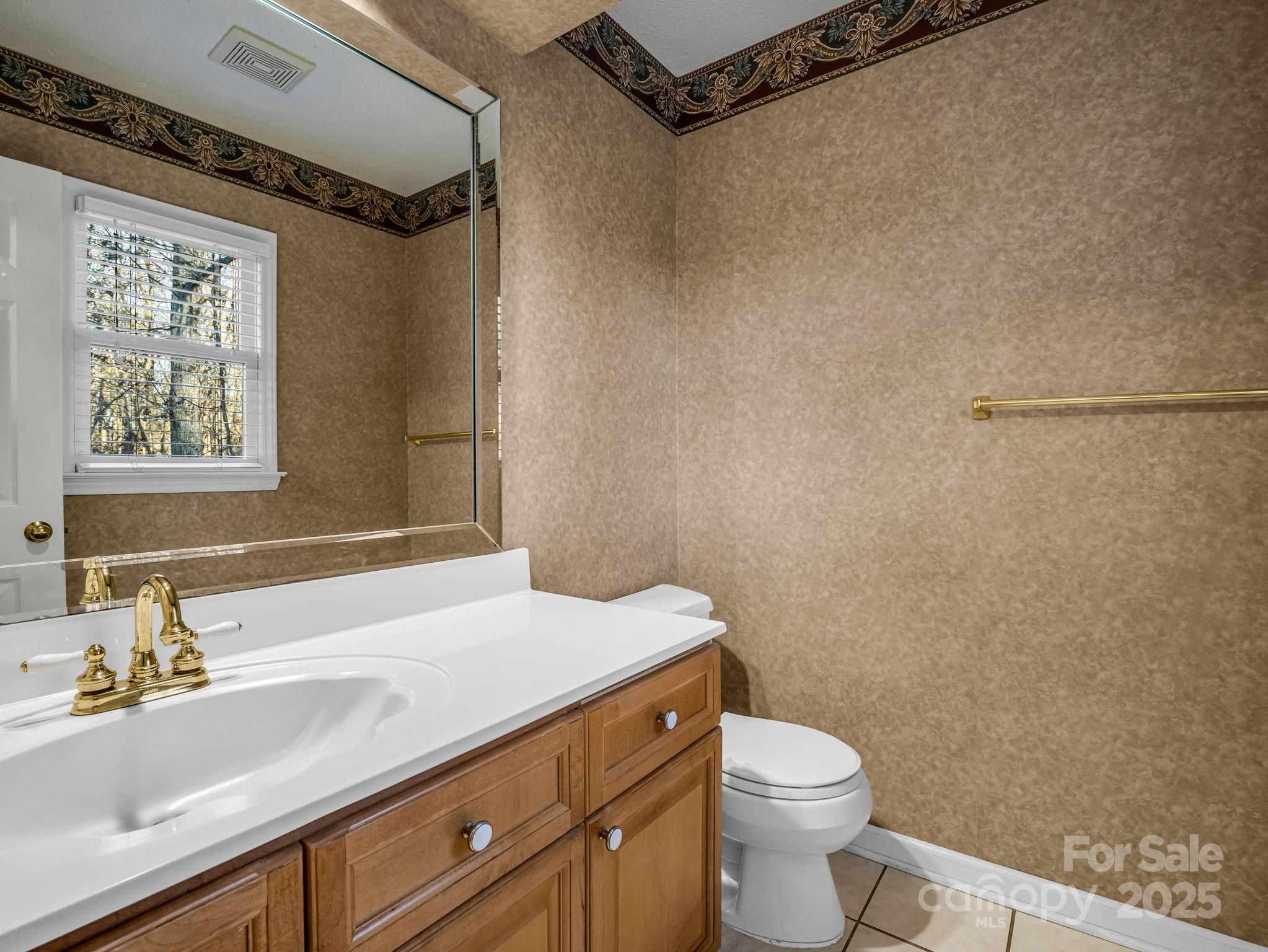 907 Weymouth Drive — Gastonia