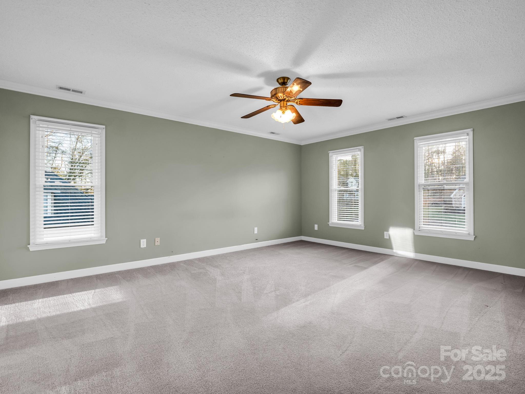 907 Weymouth Drive — Gastonia
