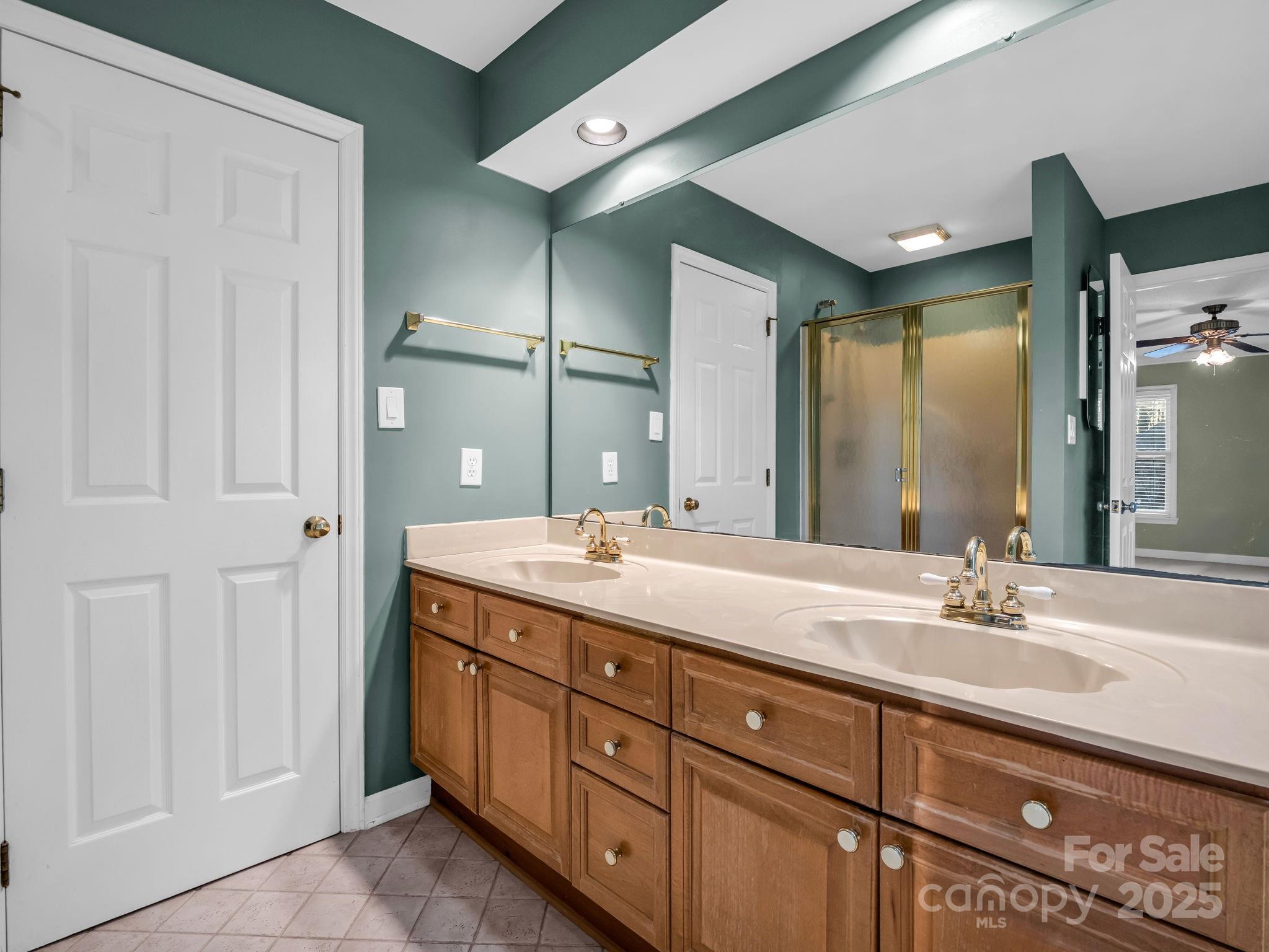 907 Weymouth Drive — Gastonia