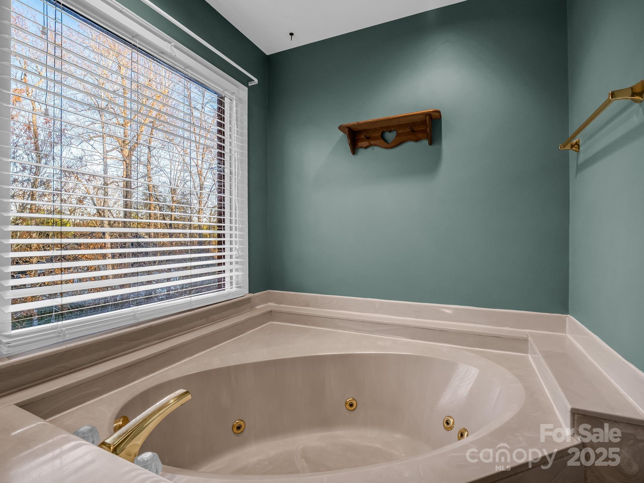 907 Weymouth Drive — Gastonia