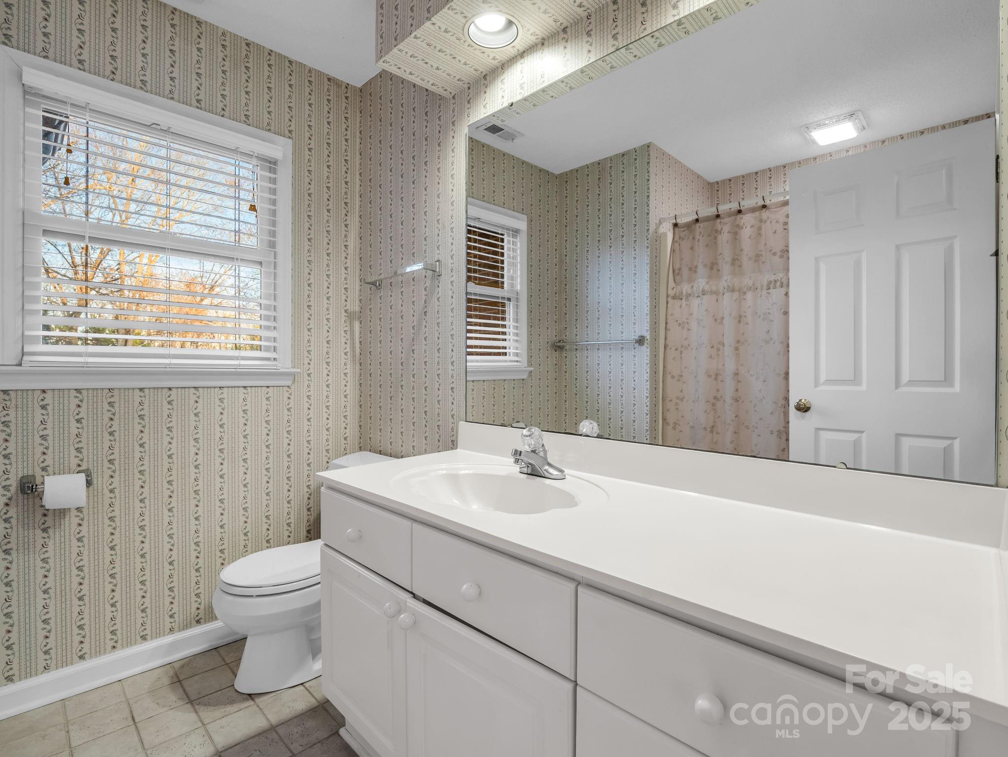 907 Weymouth Drive — Gastonia