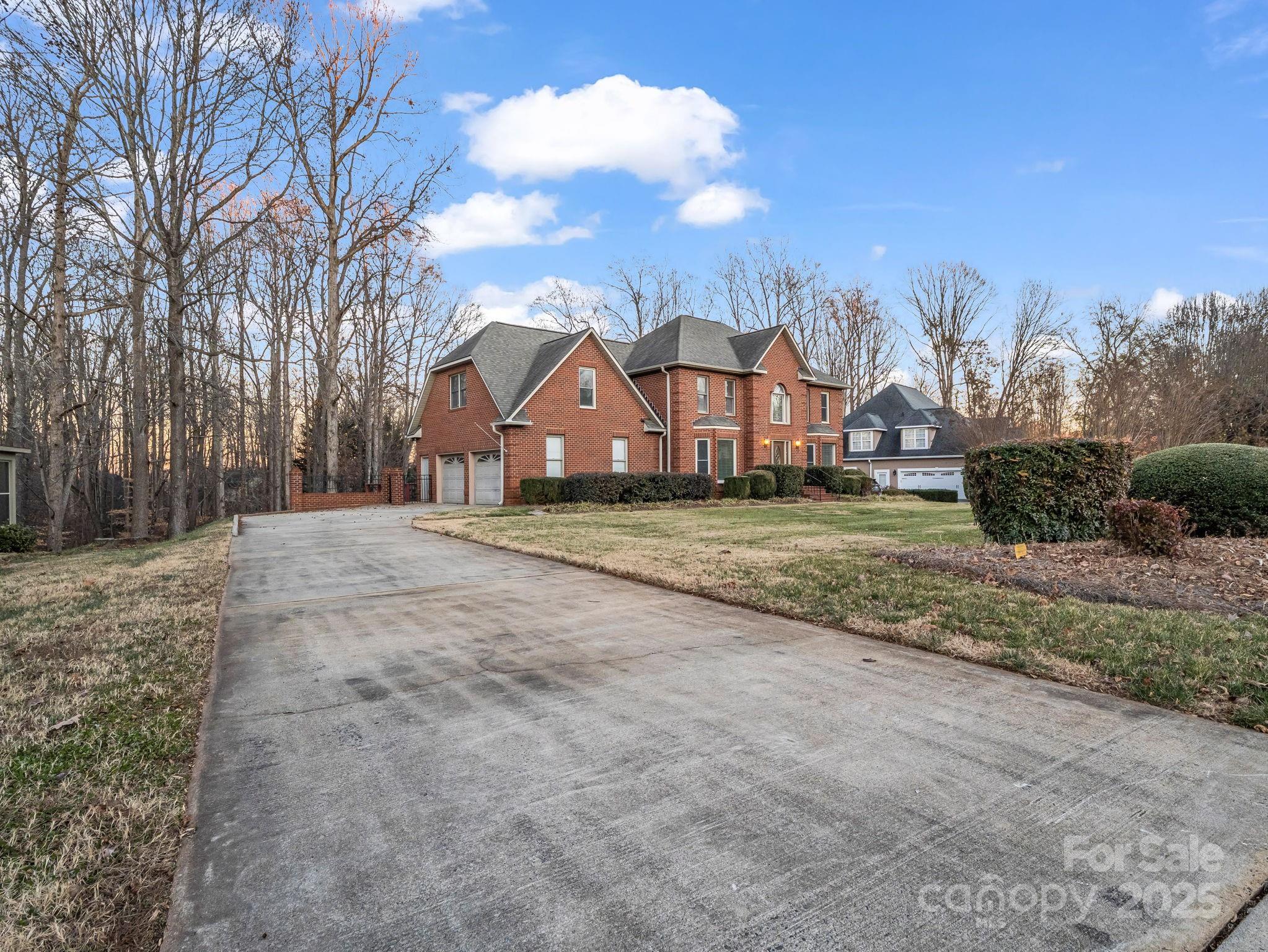 907 Weymouth Drive — Gastonia
