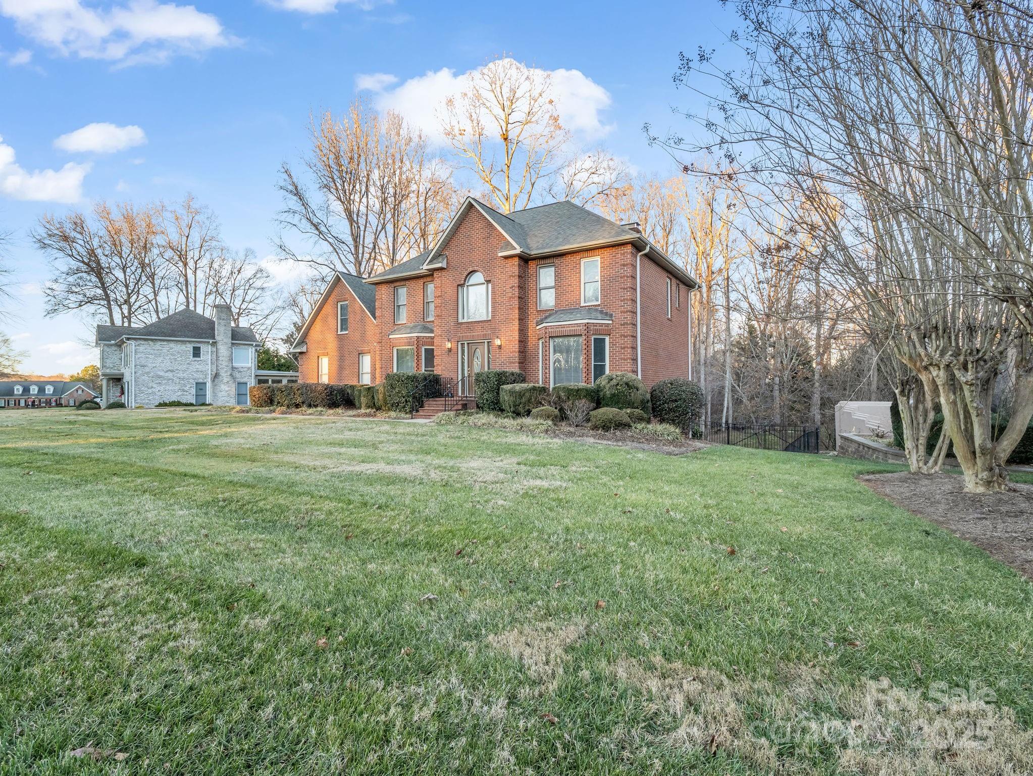 907 Weymouth Drive — Gastonia