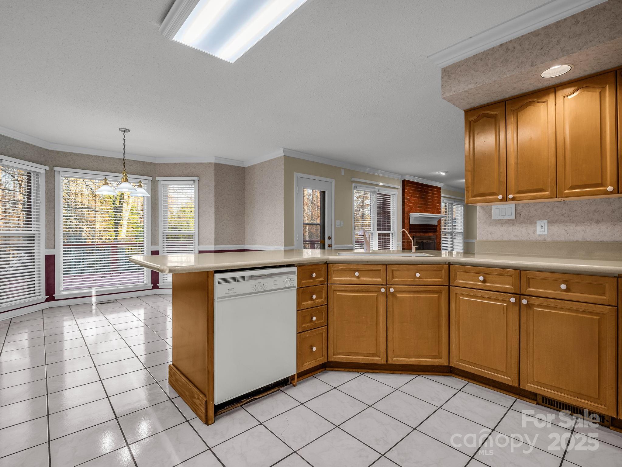 907 Weymouth Drive — Gastonia