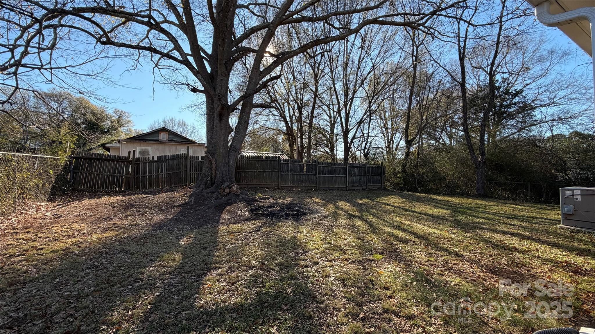 513 Holly Street — Dallas
