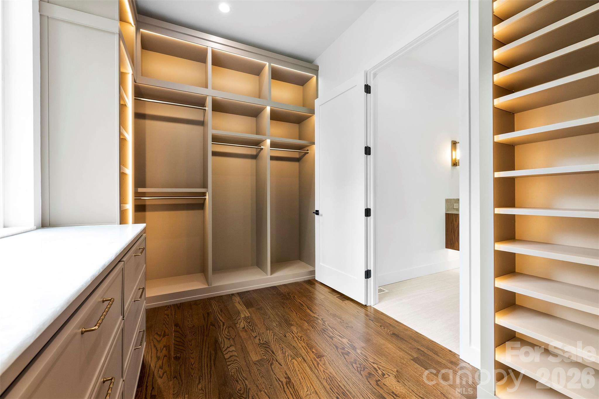 729 Amesbury Drive — Mt Ulla