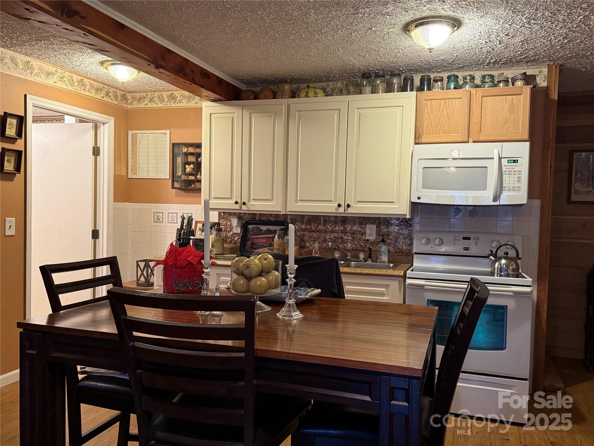 201 Mountain Vista Road — Canton