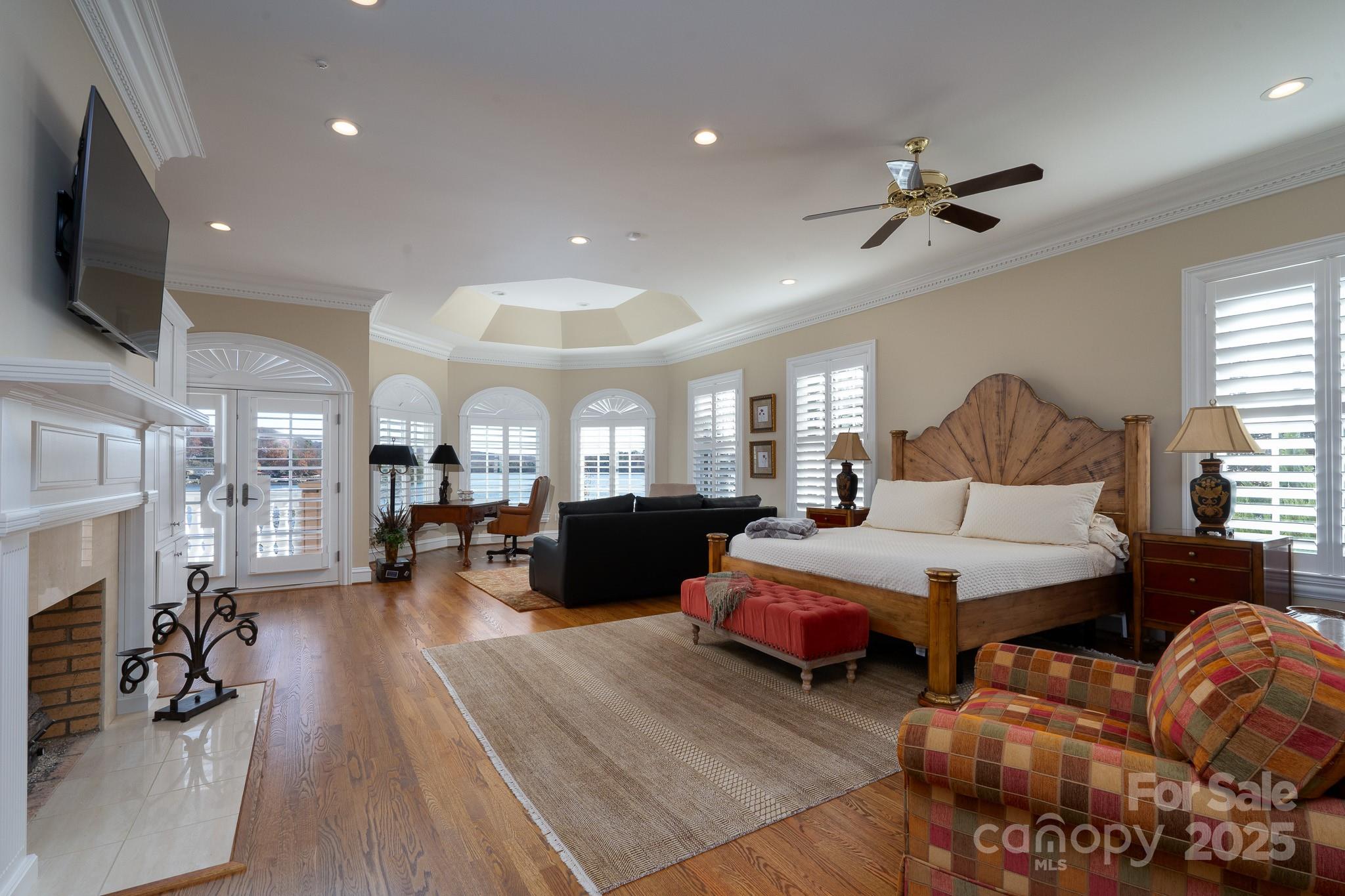 444 Glenbrook Springs None — New London