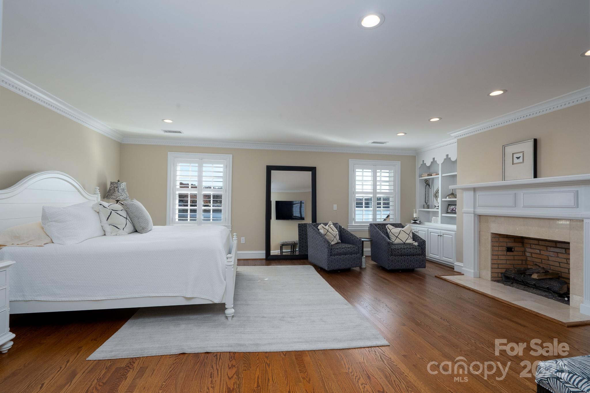 444 Glenbrook Springs None — New London