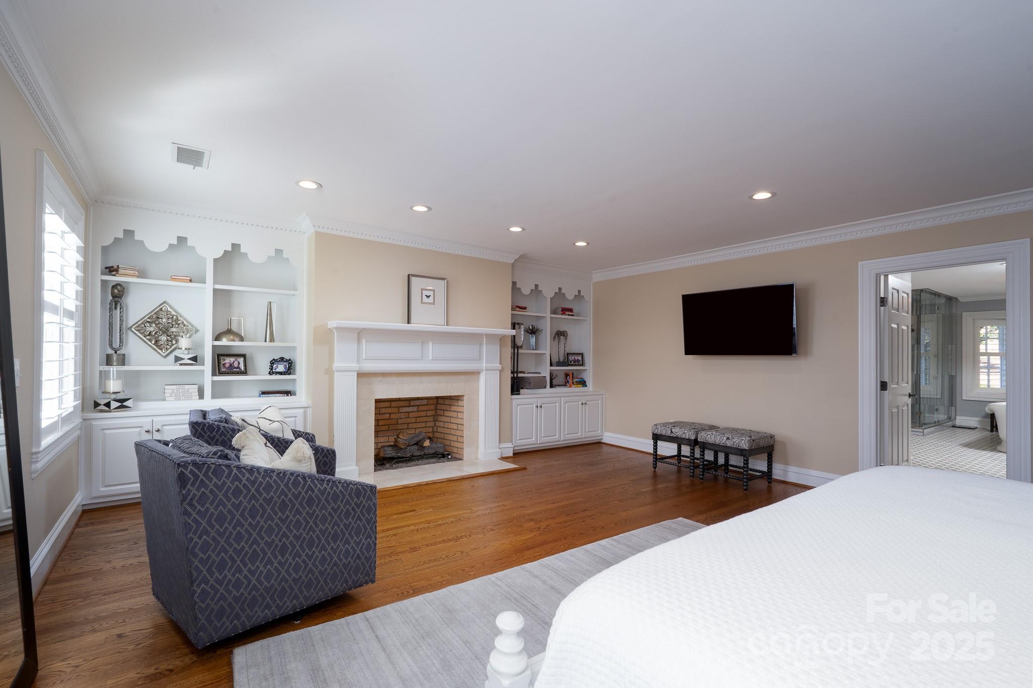 444 Glenbrook Springs None — New London