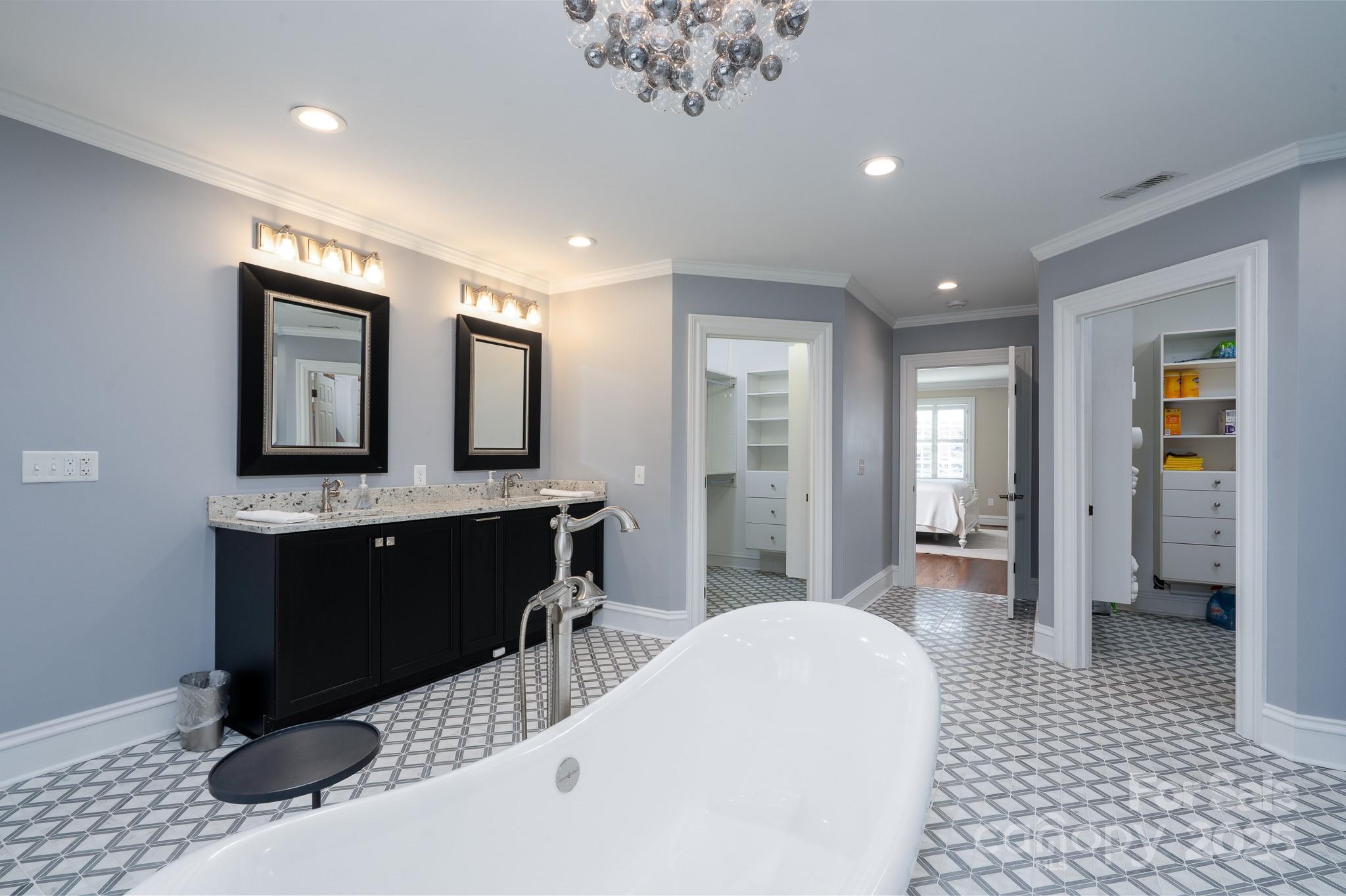 444 Glenbrook Springs None — New London